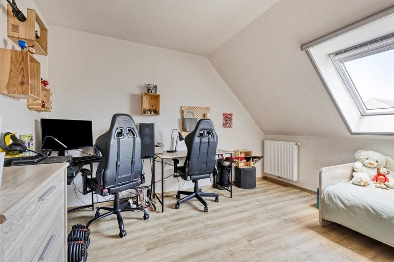 🏡 Gezellige woning met 4 slaapkamers én garage TE KOOP in Haspelstraat 17, te Sint-Eloois-Vijve! foto 17