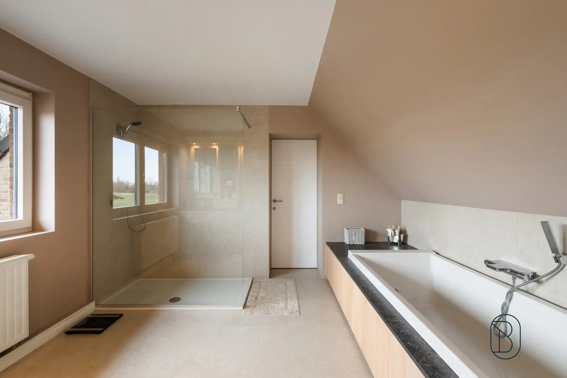 Prachtige eigendom met 2 wooneenheden op 6339m2!  foto 23