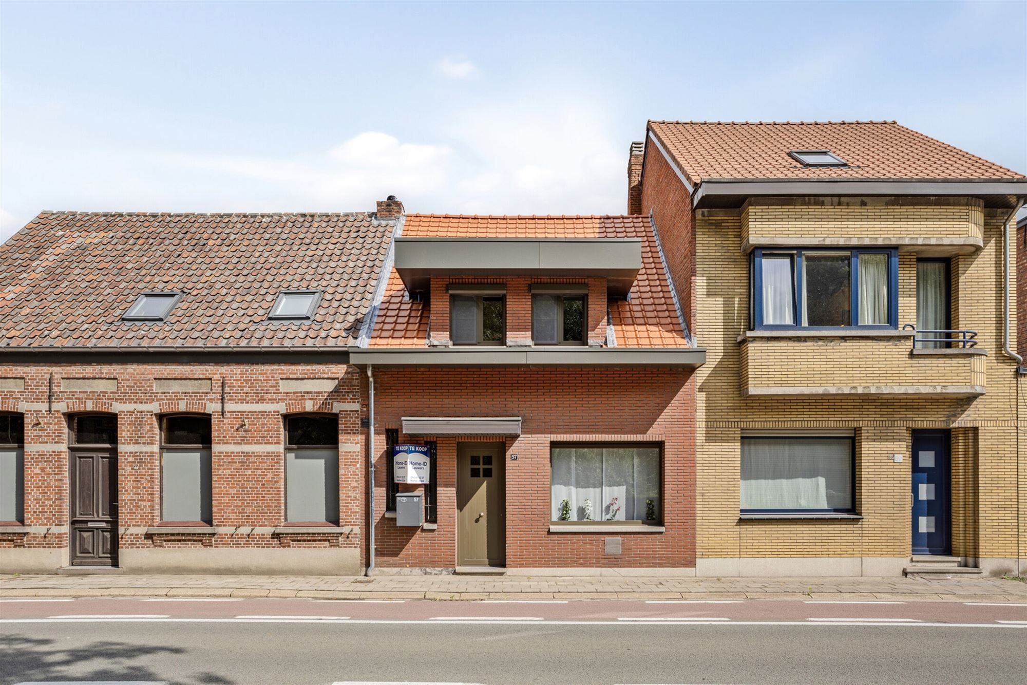 Charmante woning met 3 slaapkamers, garage en zonnige tuin  foto {{pictureIndex}}