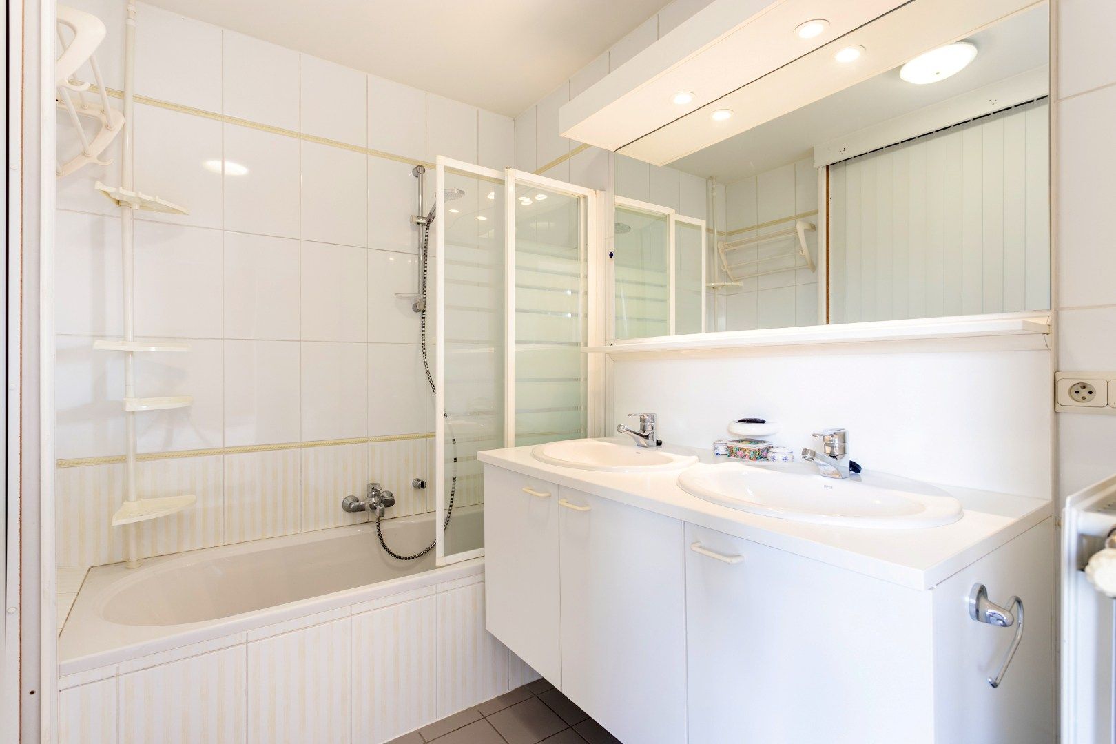 Appartement (78m²) 1 slpk, kelder en autostpl te koop centrum Halle foto 11