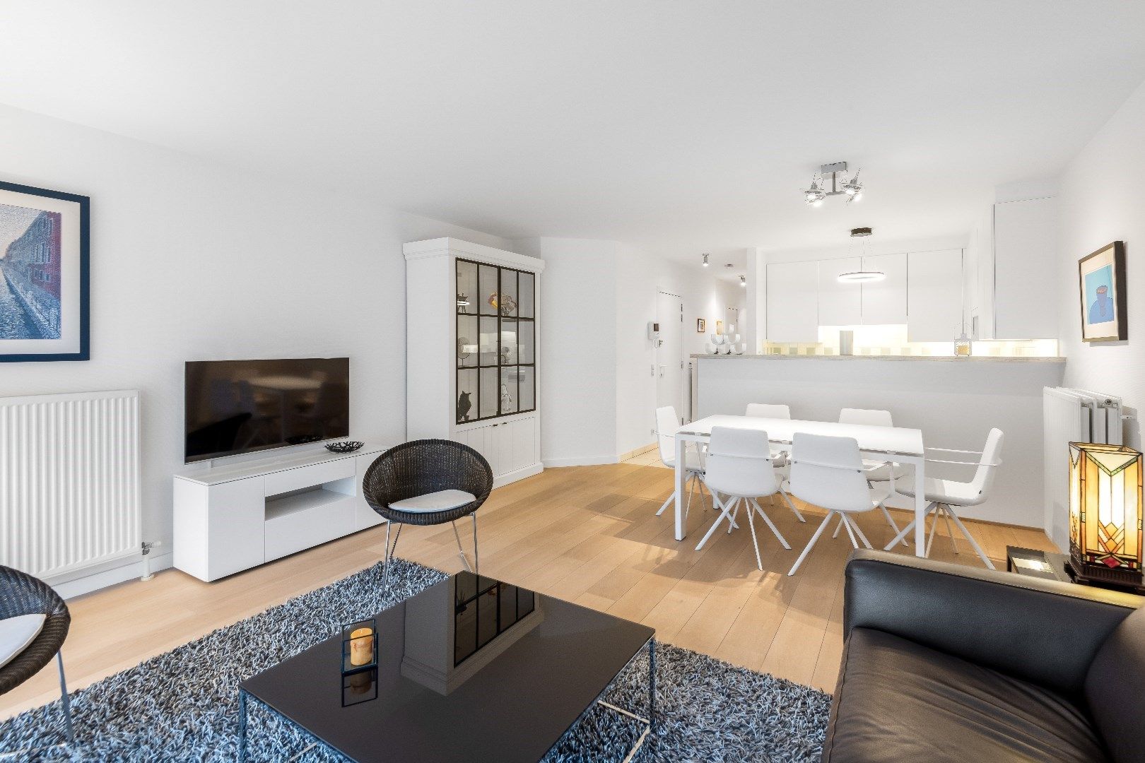 Mooi en zonnig appartement gelegen op de Van Bunnenlaan, vlakbij de Dumortierlaan en de zeedijk. foto 6