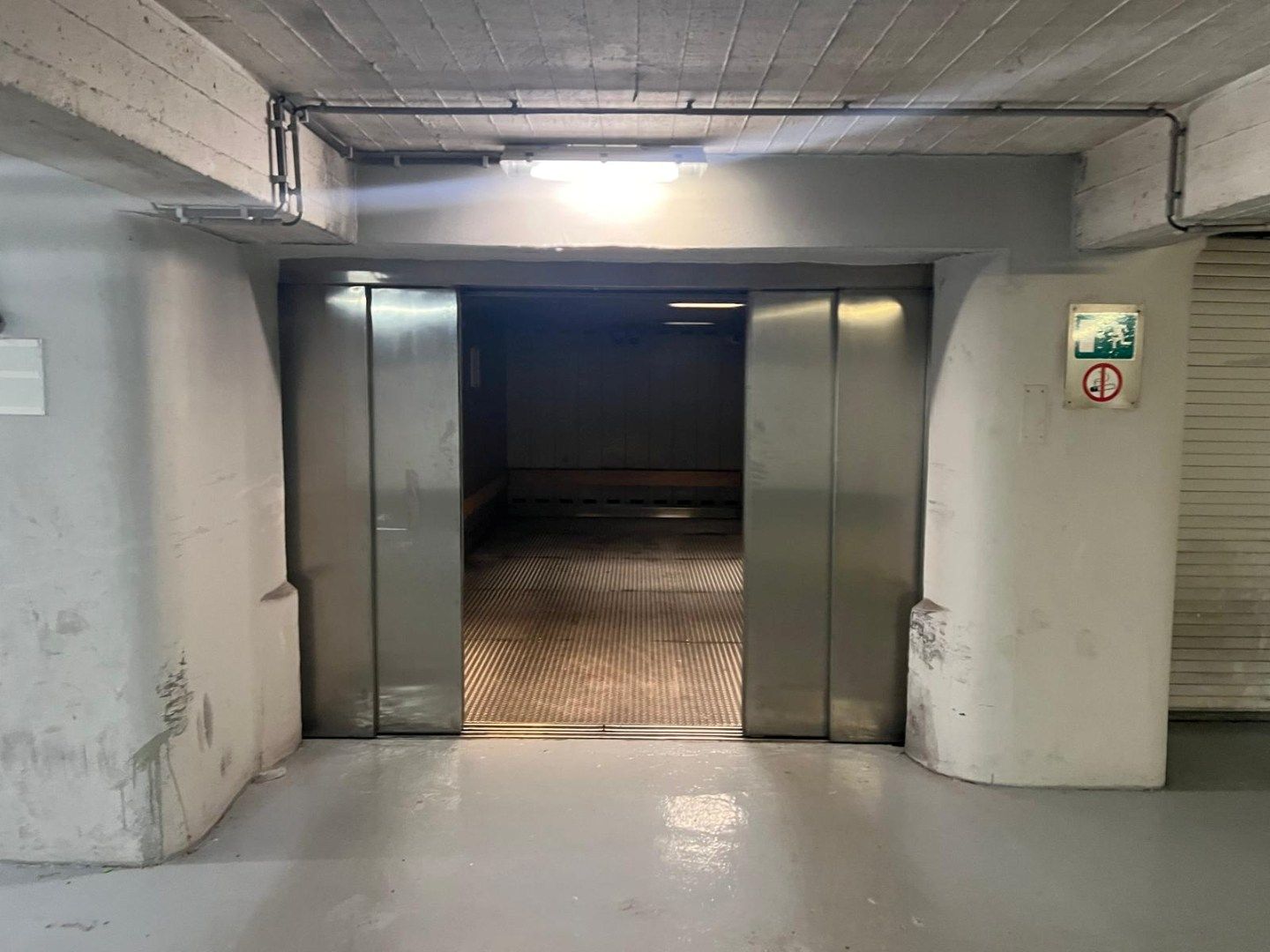 Garagebox te huur in hartje Oostende! foto 4