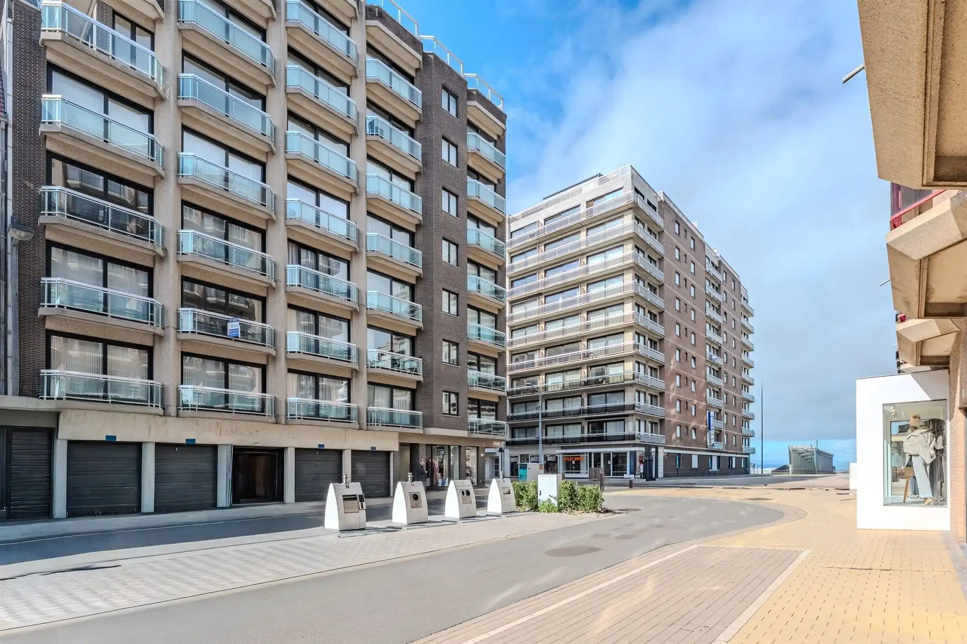 studio foto {{pictureIndex}}