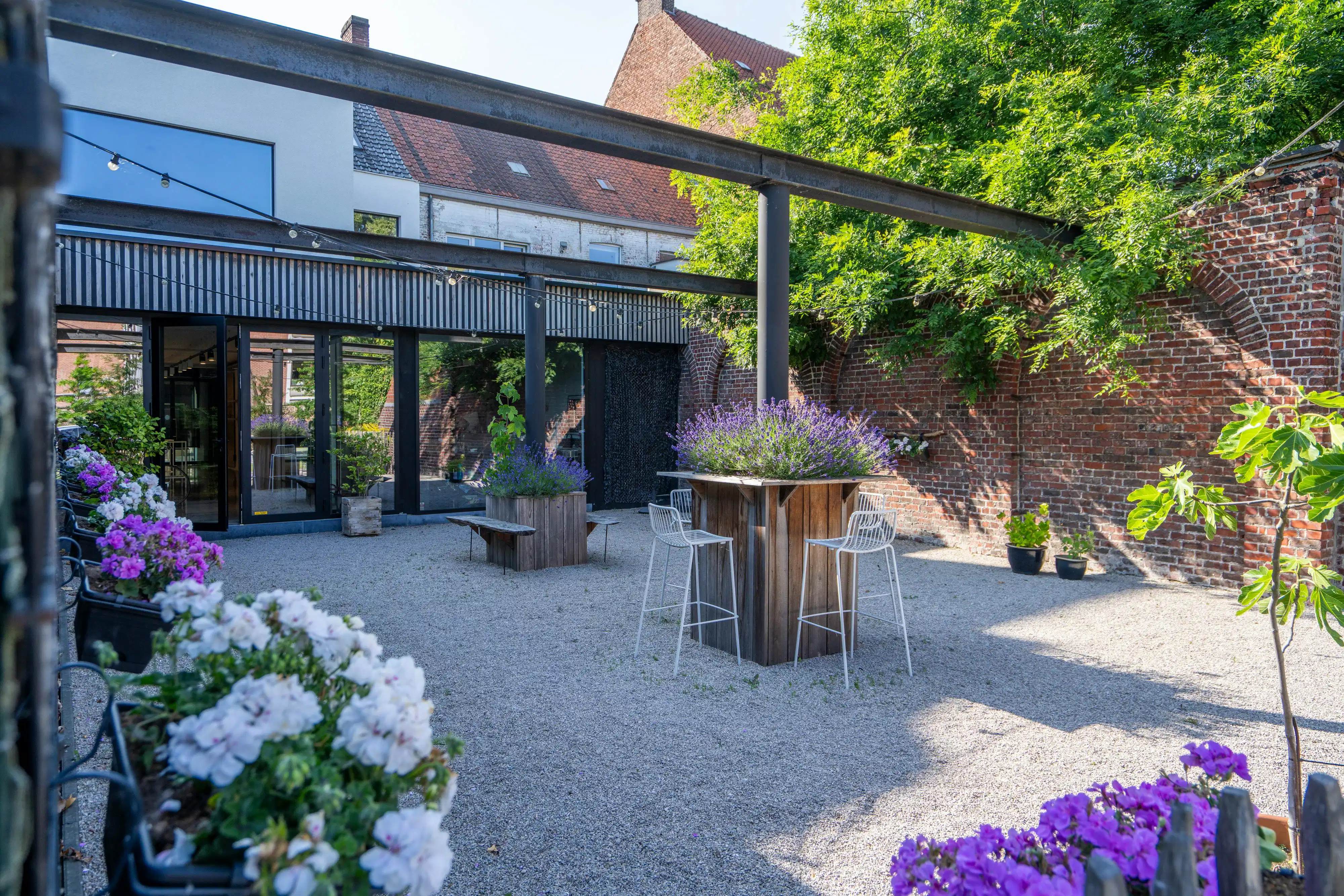 Prachtig gerenoveerde appartement te koop met uitweg  foto 22