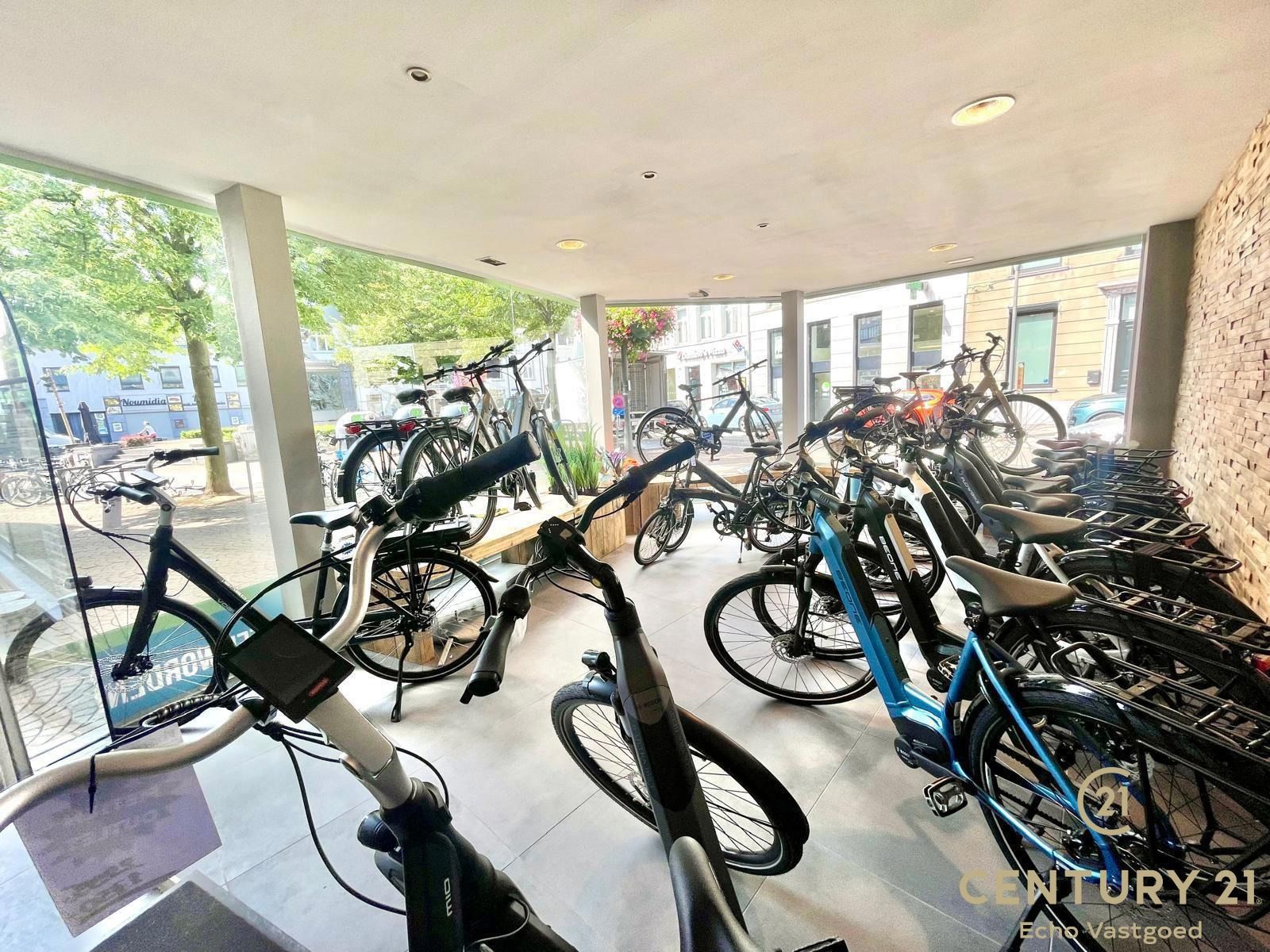 Handelsruimte te huur op toplocatie in hartje centrum! foto 5