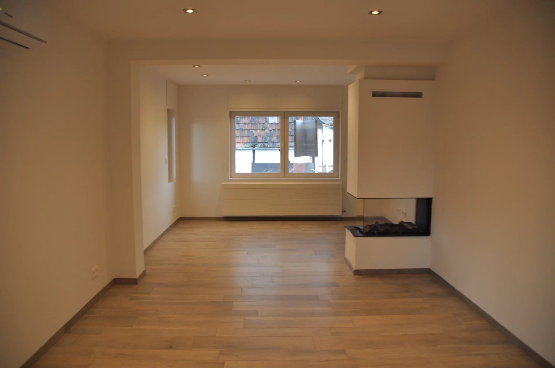 GERENOVEERDE WONING MET 3 SLPK EN LEUKE ONDERHOUDSVRIENDELIJKE TUIN IN BERBROEK foto 7