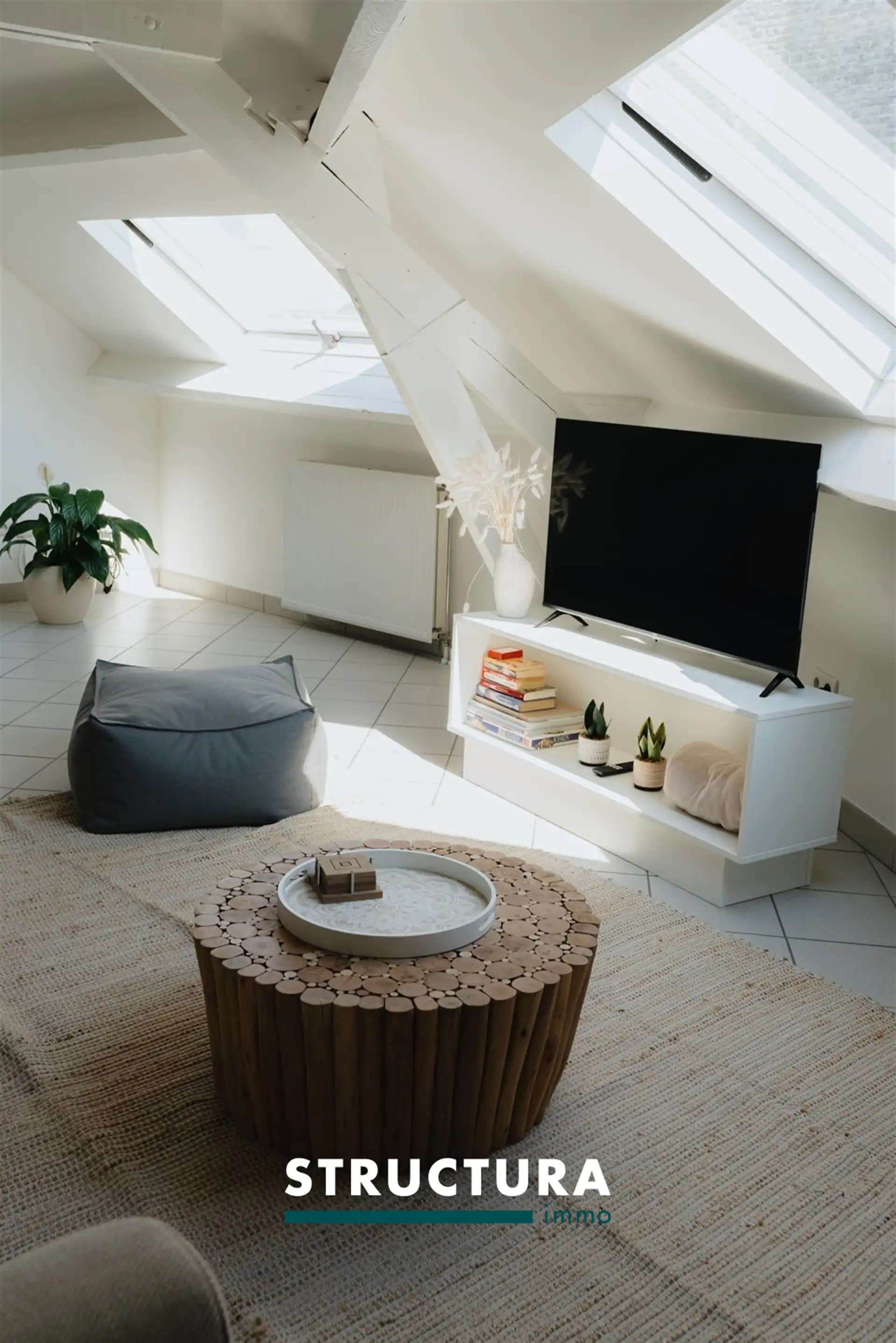 Bemeubelde loft op centrale ligging foto 8