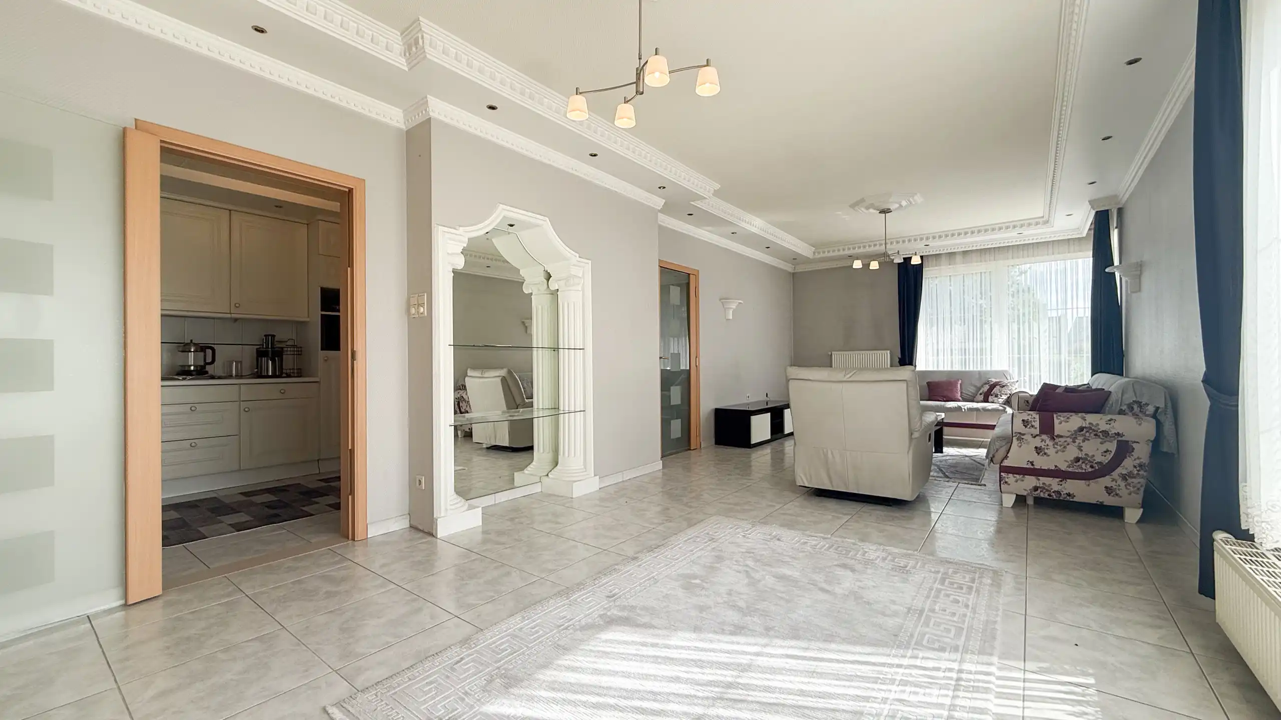 Ruime woning met 4 SLPK op een toplocatie! foto 9
