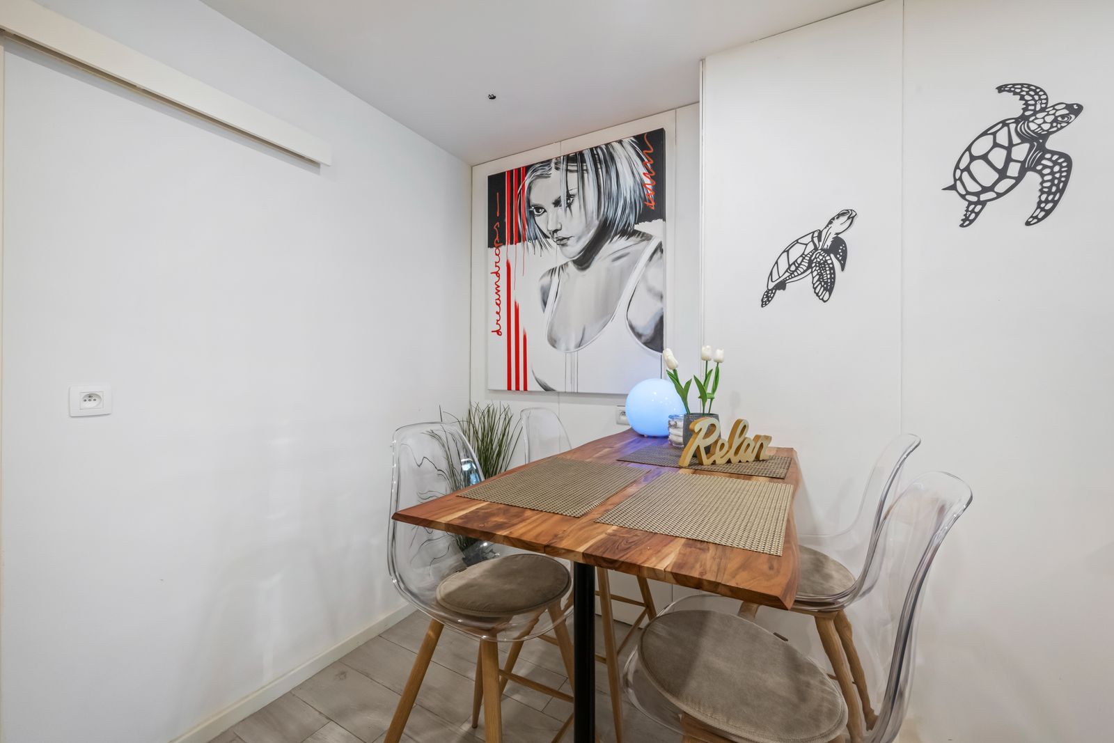 Modern en gezellig appartement met 1 slpk én terras achteraan pal aan het strand ! foto 7