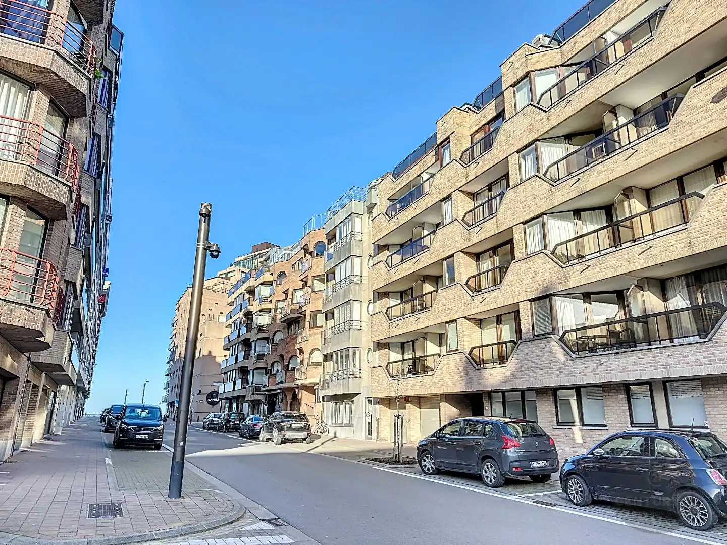 PENTHOUSE vlakbij ZEEDIJK met RUIME TERRASSEN foto {{pictureIndex}}