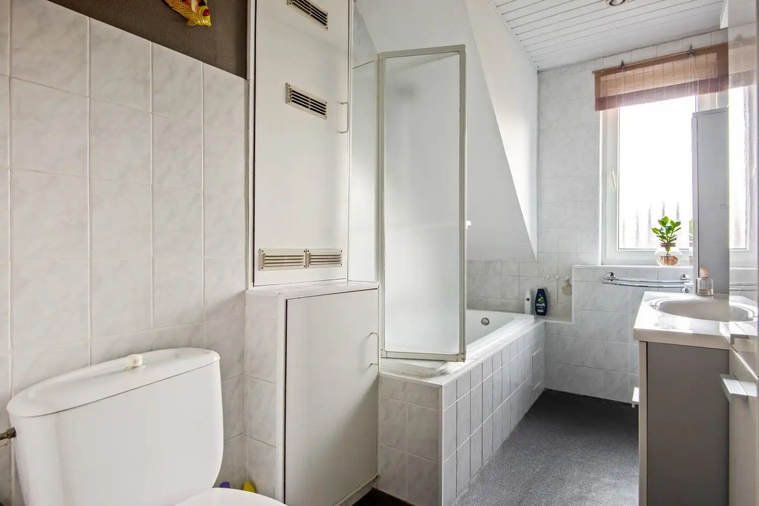 Ruime bel-etagewoning met vier slaapkamers op uitstekende locatie te Mortsel foto 18