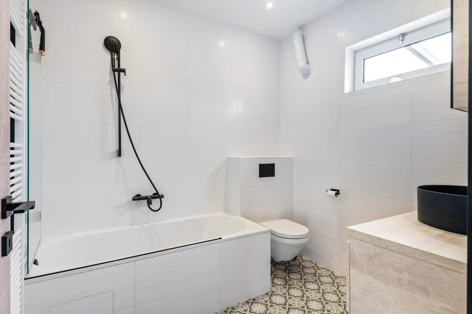 Instapklare woning met veranda en tuin foto 6