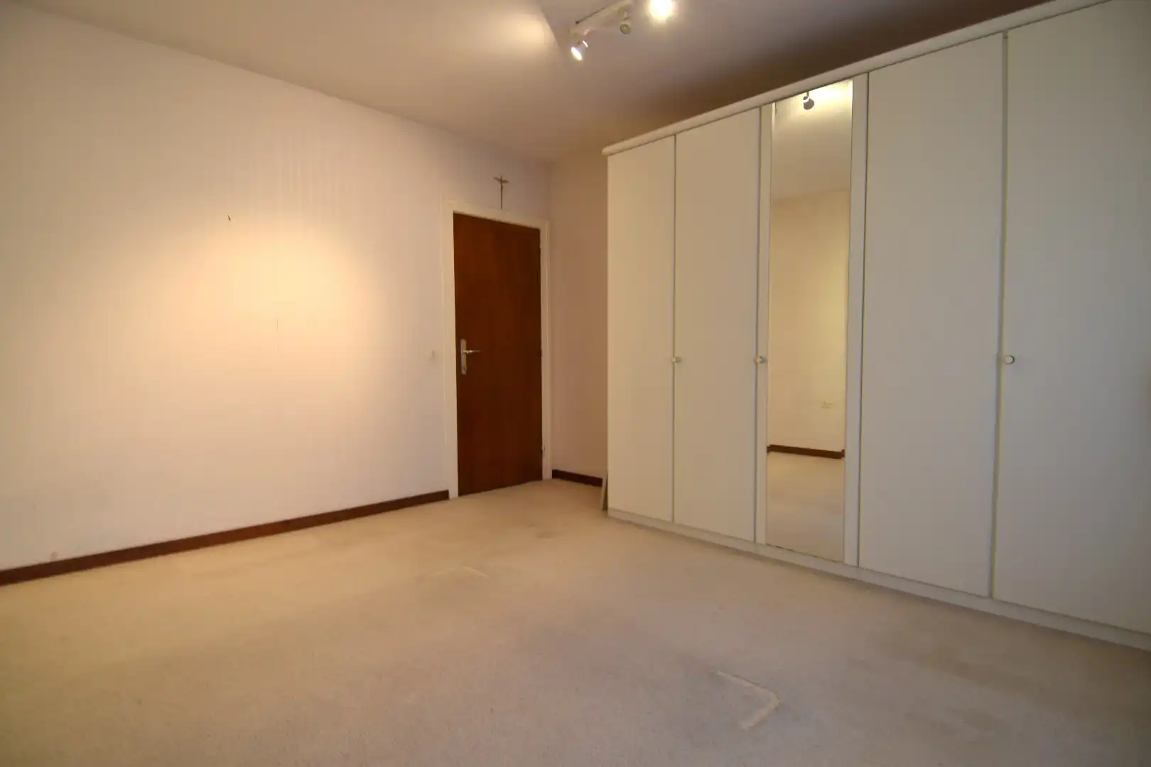 Alleenstaande woning met achterliggende opslag ruimte (205 m²) te koop in Heule foto 13