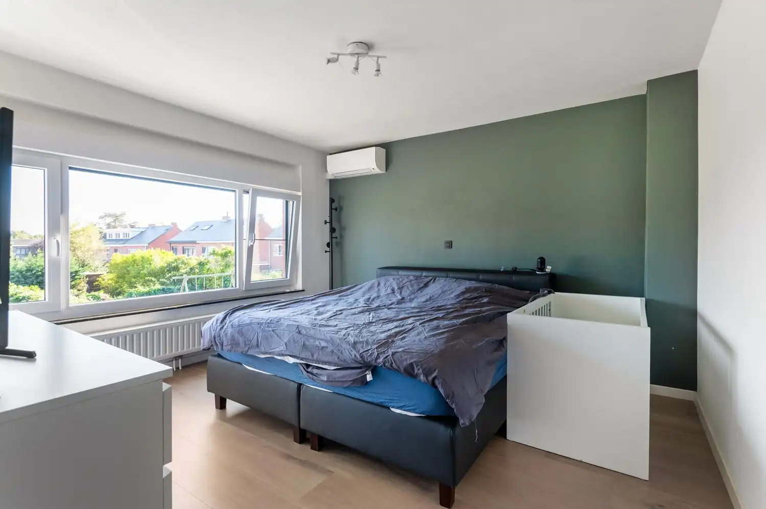 Ruime, halfopen woning met 3 slpks, tuin en garage in Lier! foto 16