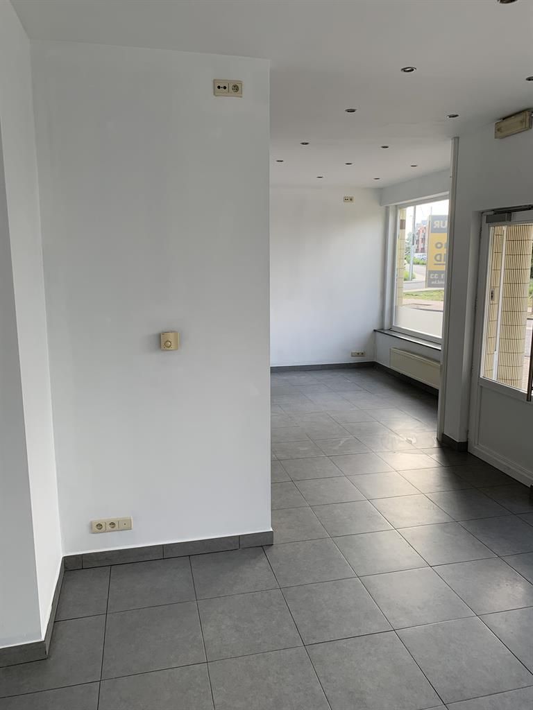 Commercieel gelijkvloers van +/- 71m² te Ternat! foto 5