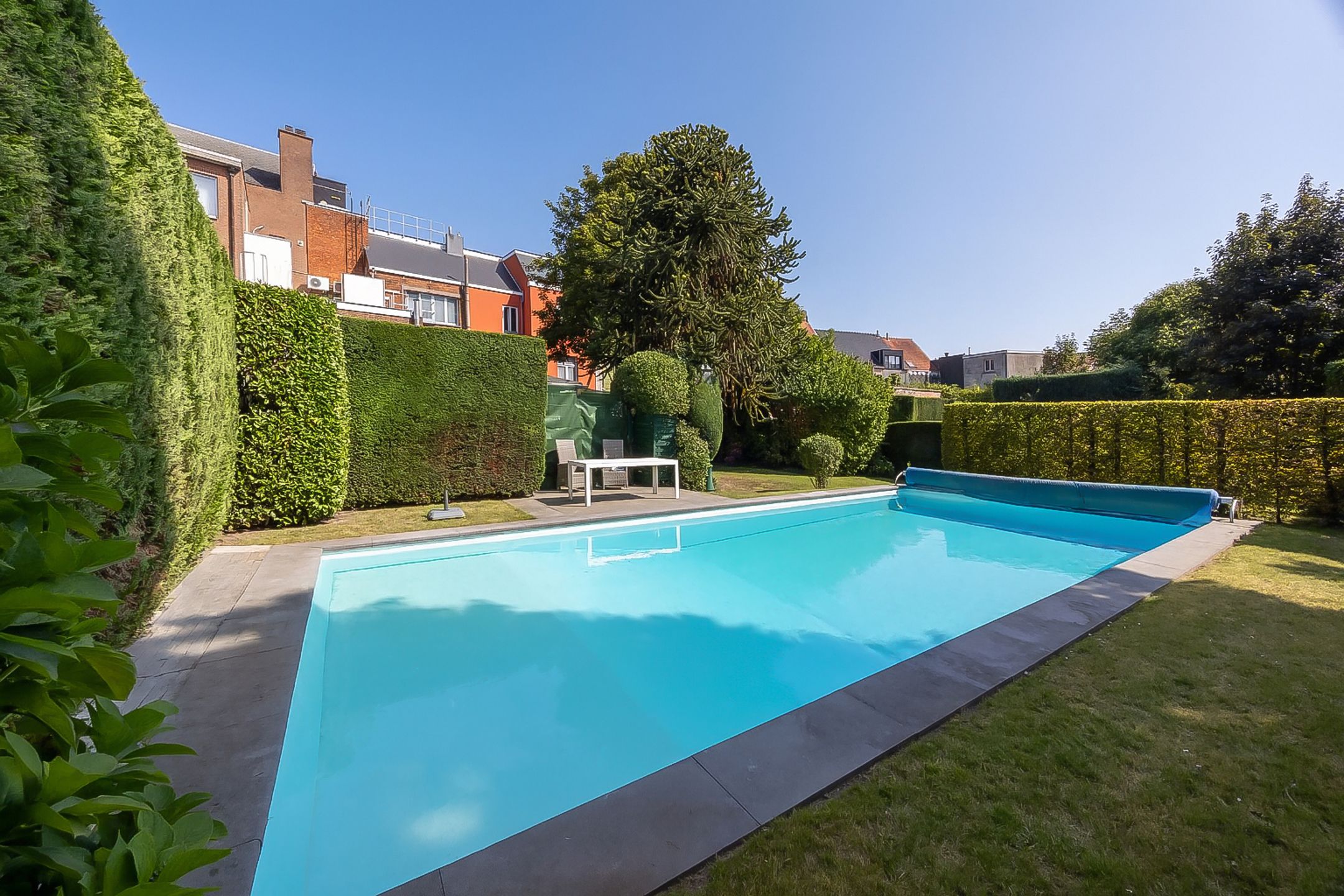 Karaktervolle woning met grote tuin en zwembad in hartje Lier foto 10
