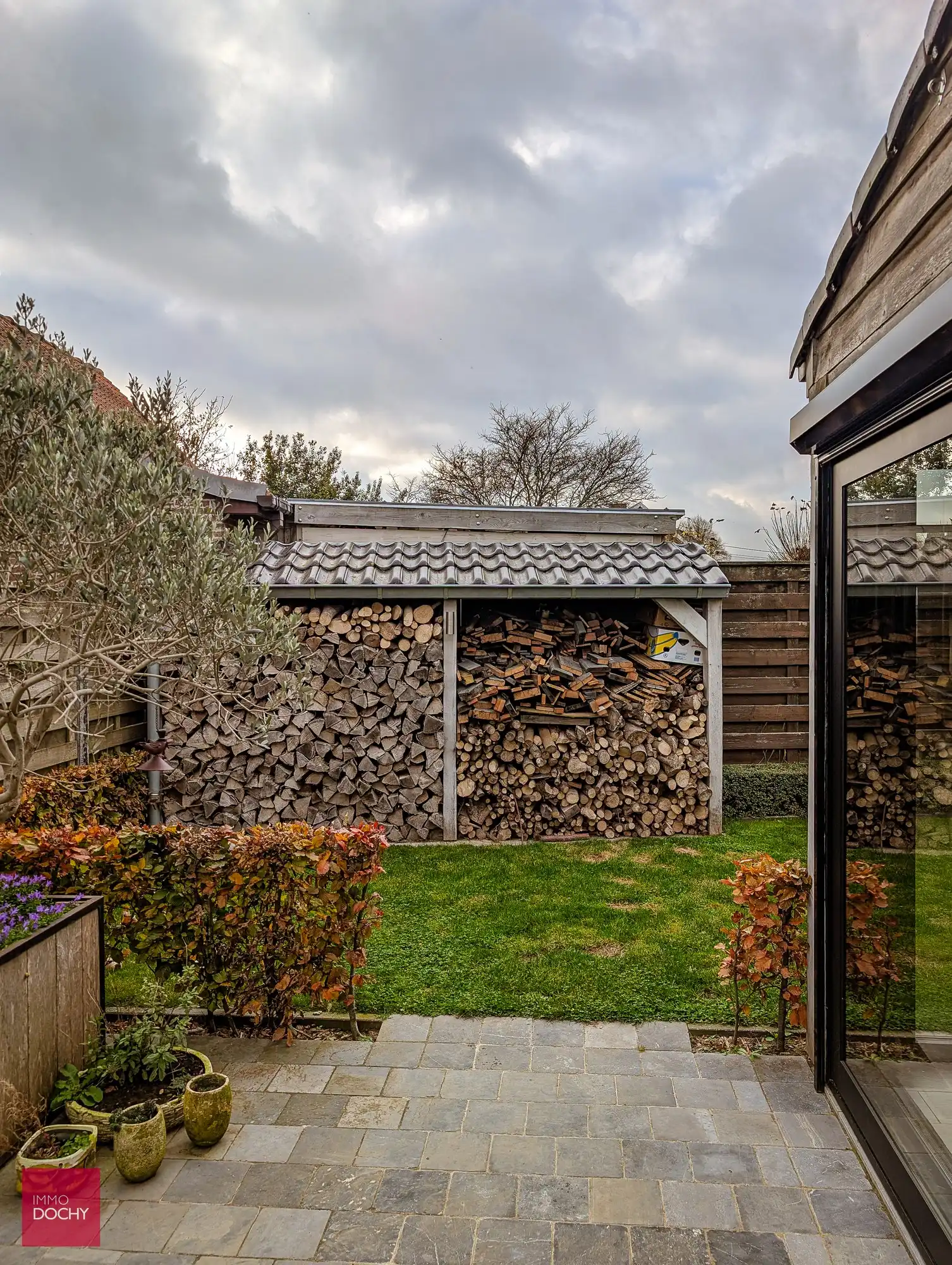 Instapklare sterk gebouwde villa met zicht op oude Leiearm | Heuvelhoekstraat foto 13