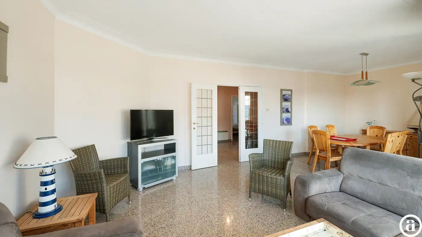 Ruim en breed appartement met zeezicht [Canada Square]. foto 8