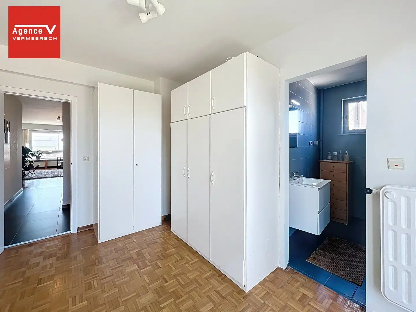 Instapklaar gemeubileerd zeezicht-appartement nabij duinen te Mariakerke!  foto 8