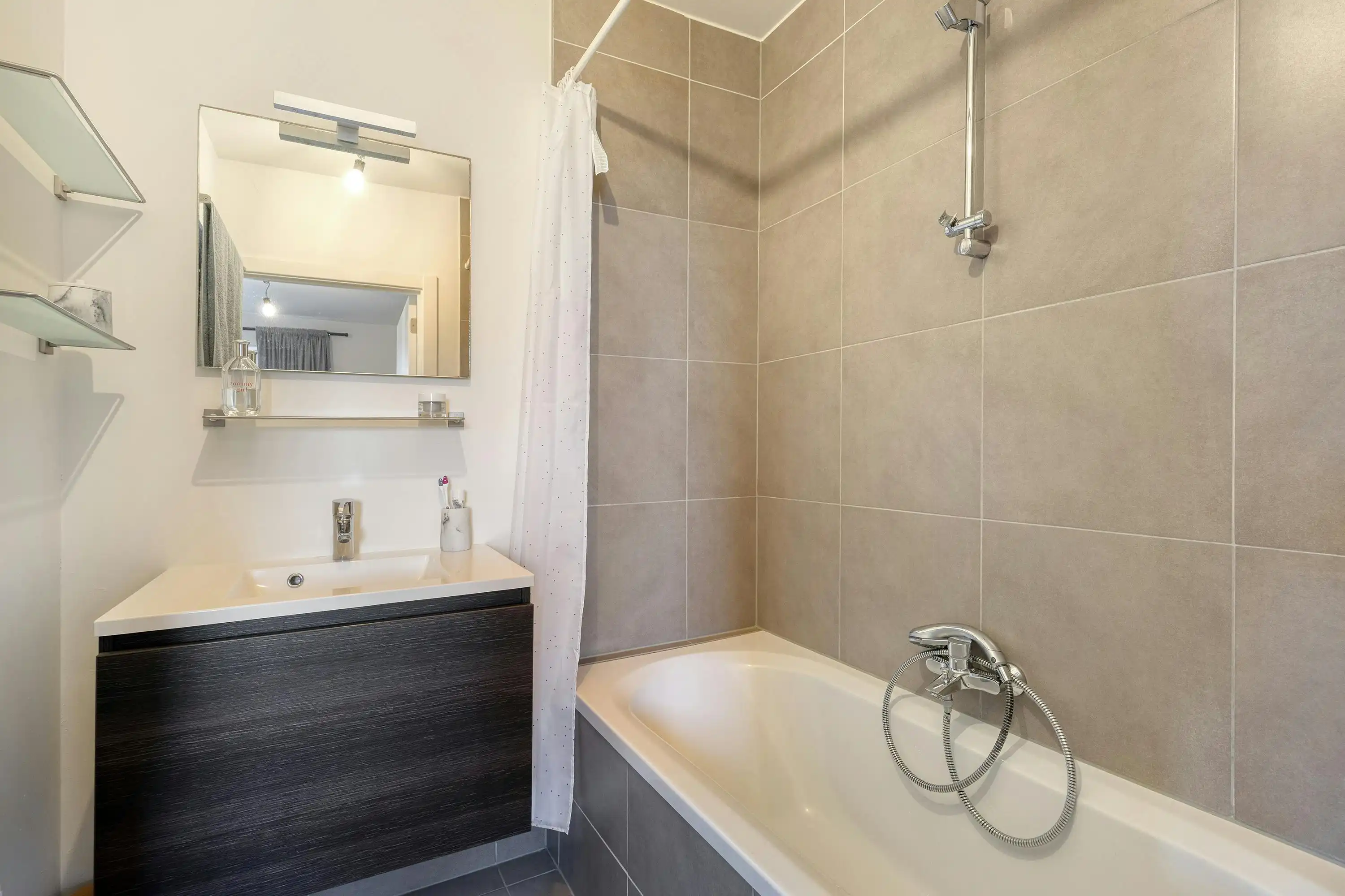 Instapklaar appartement te koop op topligging in Waregem foto 10