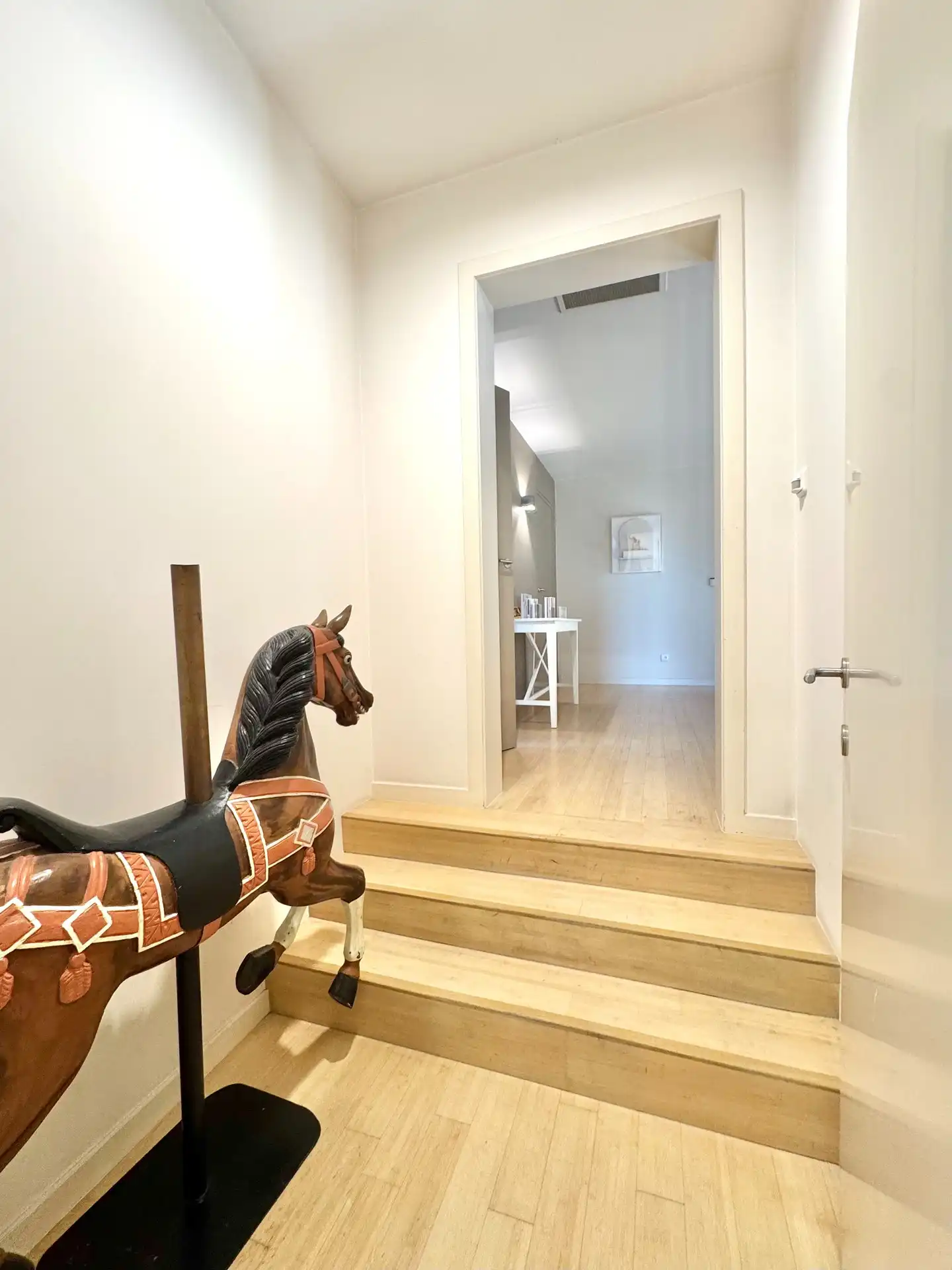 RUIME TIJDLOZE VILLA | 2.800 M² foto 36