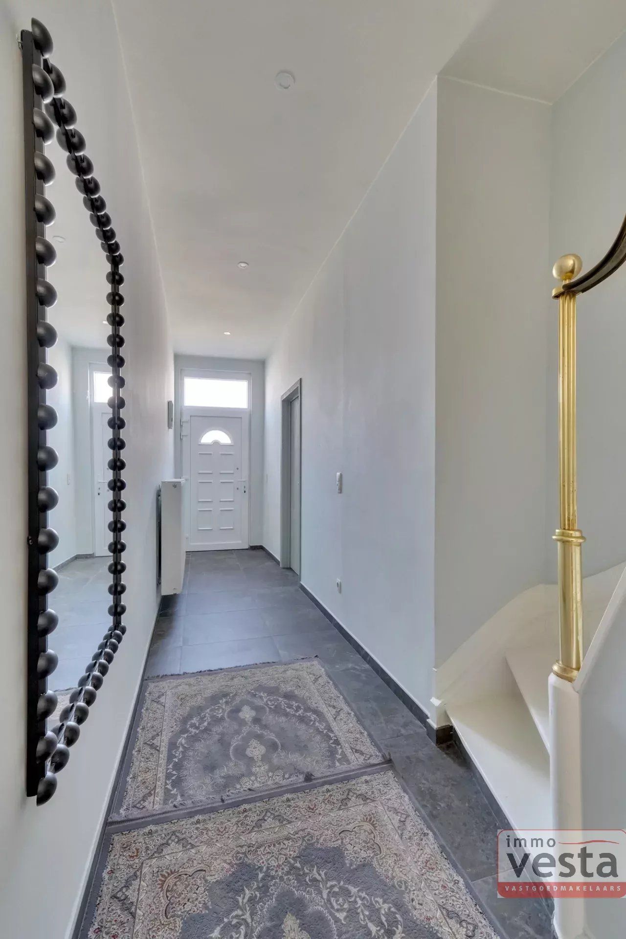 Ruime rijwoning nabij centrum Sint-Truiden foto 10