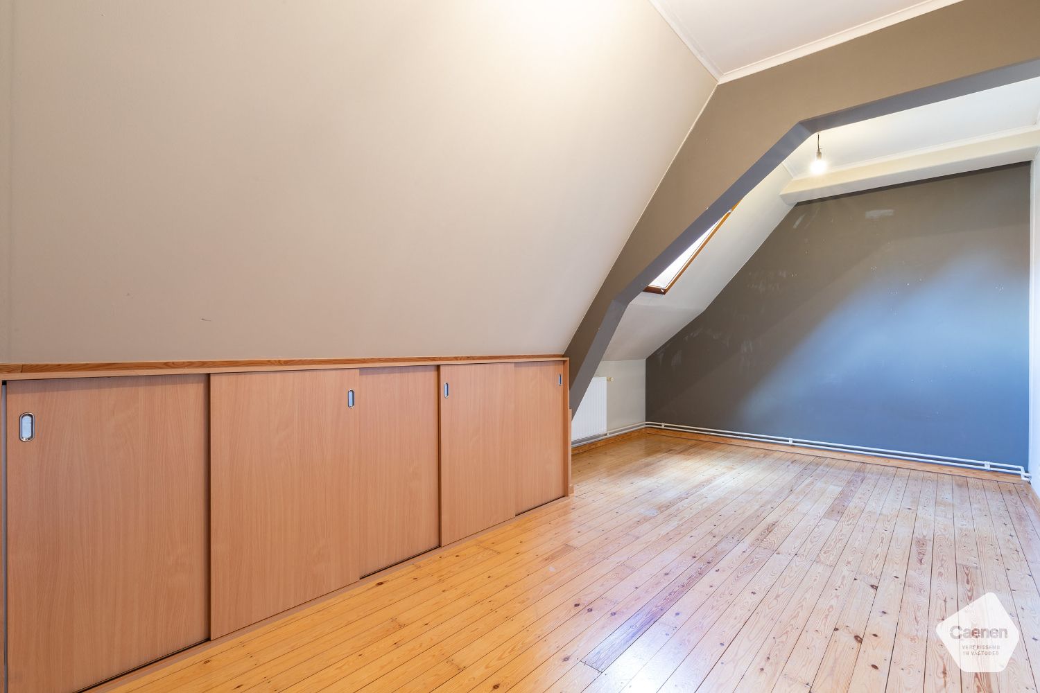 MOOIE VEELZIJDIGE & RUIME HALF-OPEN WONING in het centrum van Ruddervoorde met GARAGE foto 12