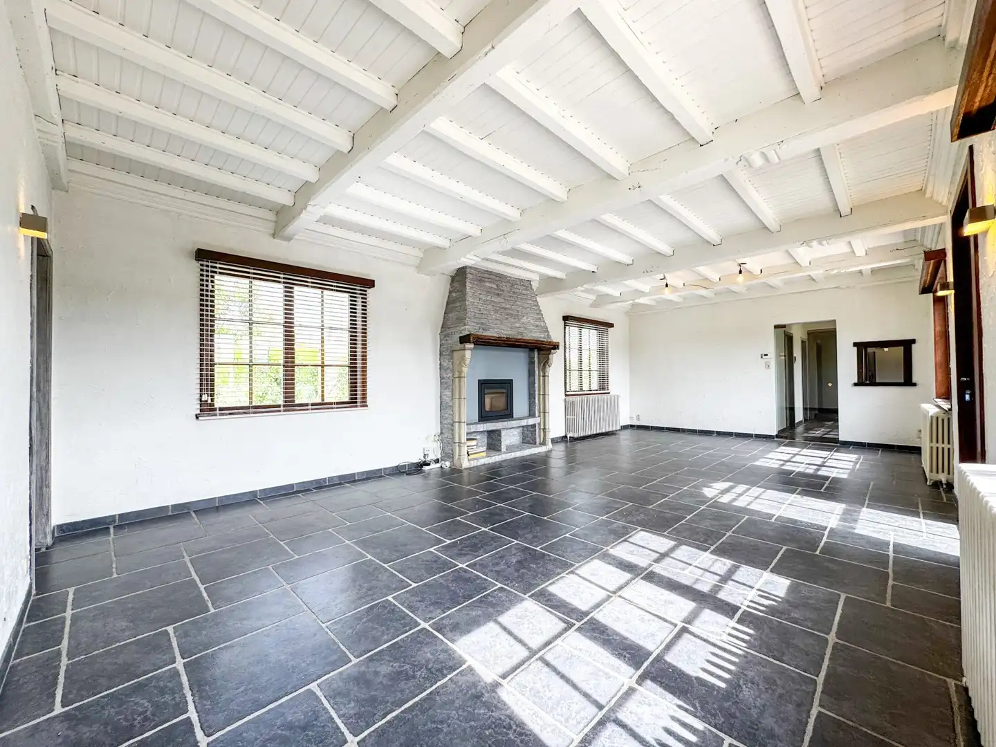 Eigendom met loods, zwembad en multifunctionele bureauruimte op een perceel van ca. 2.700 m² foto 9