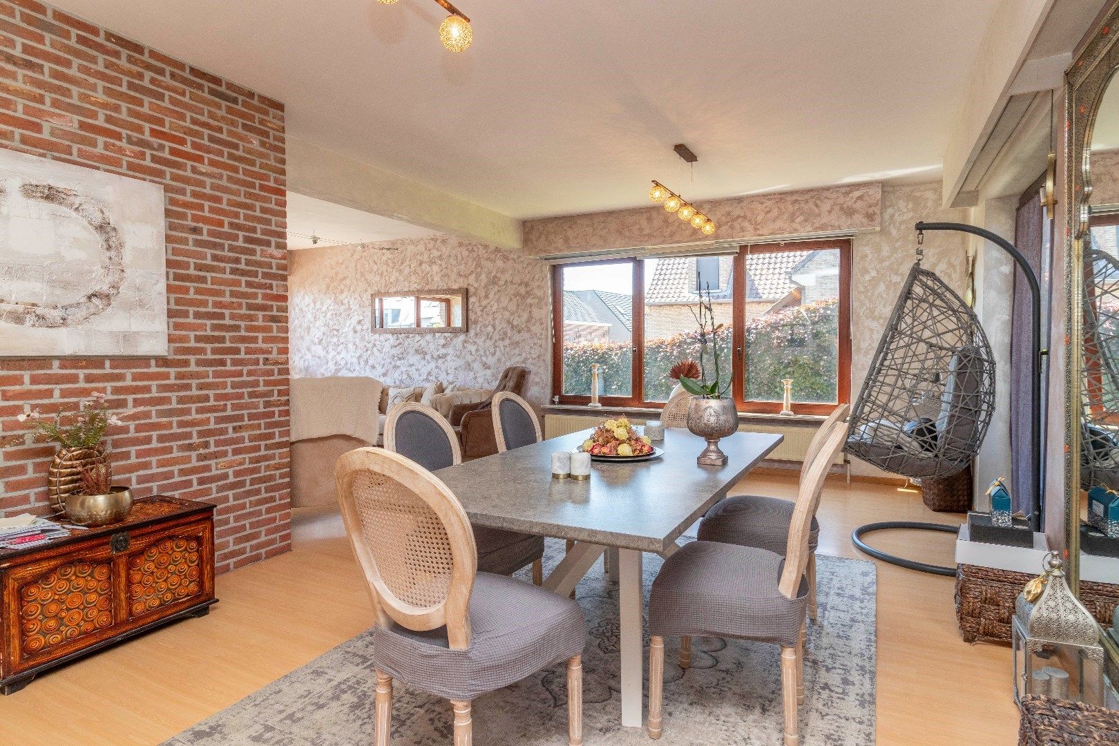 Ruim duplexappartement met gelijkvloerse handelsruimte foto 5
