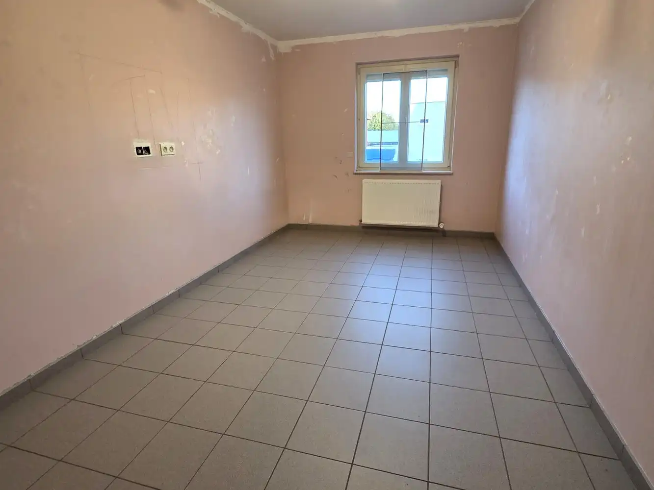 Zeer ruime gezinswoning te centrum Heist, 4 tot 5 slaapkamers met dubbele garage. foto 8