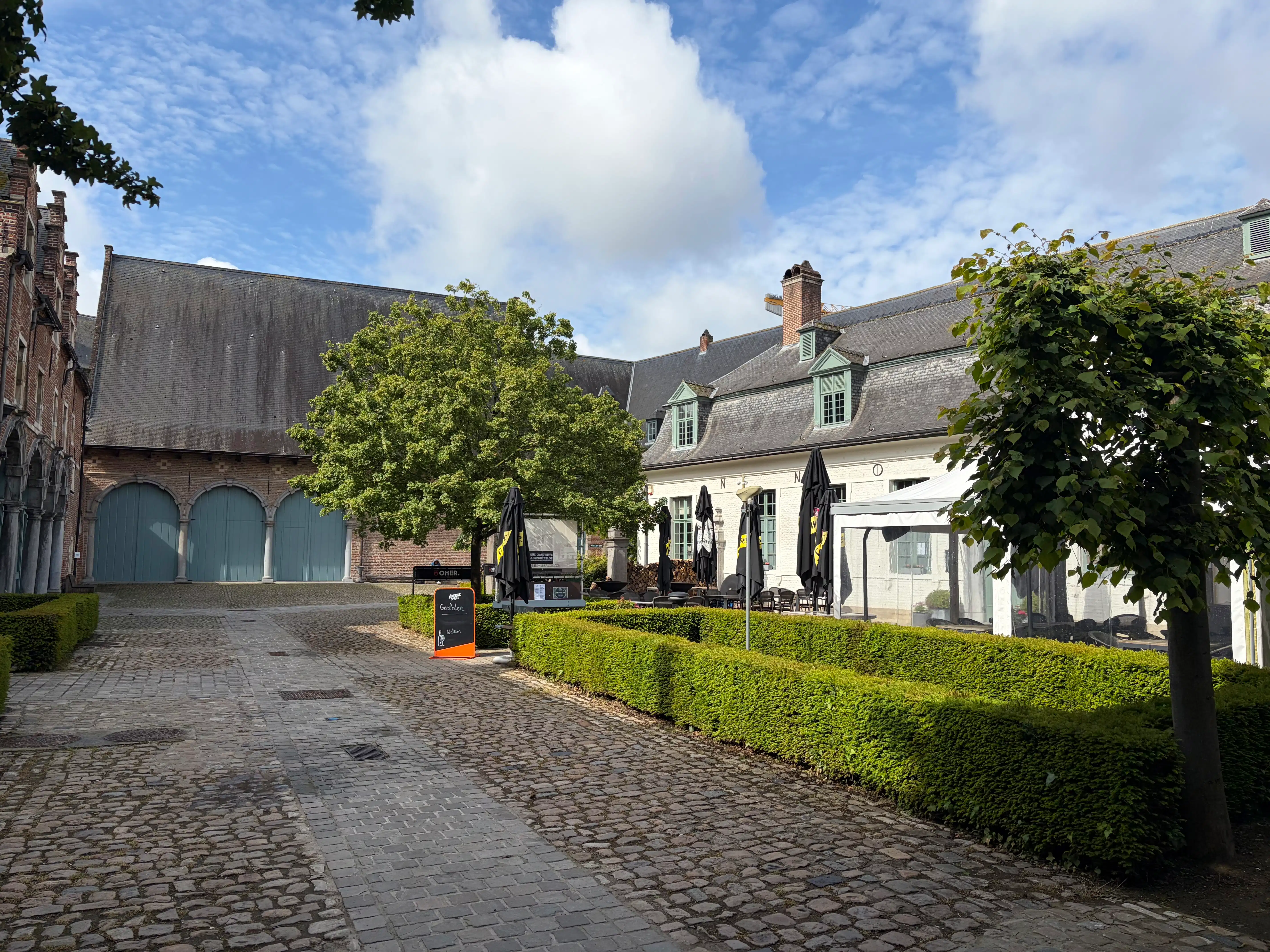 Ter overname: Zeer winstgevende horecalocatie (BV) inclusief appartement foto 9