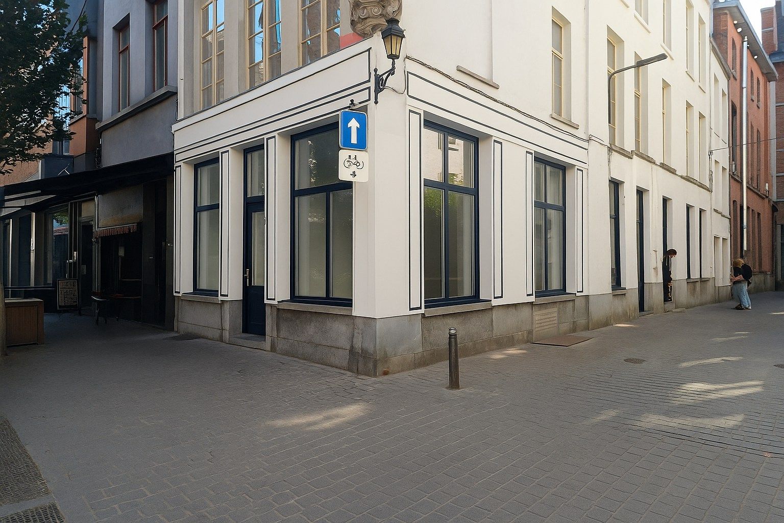 Winkel gelegen op zichtbare hoek foto 2