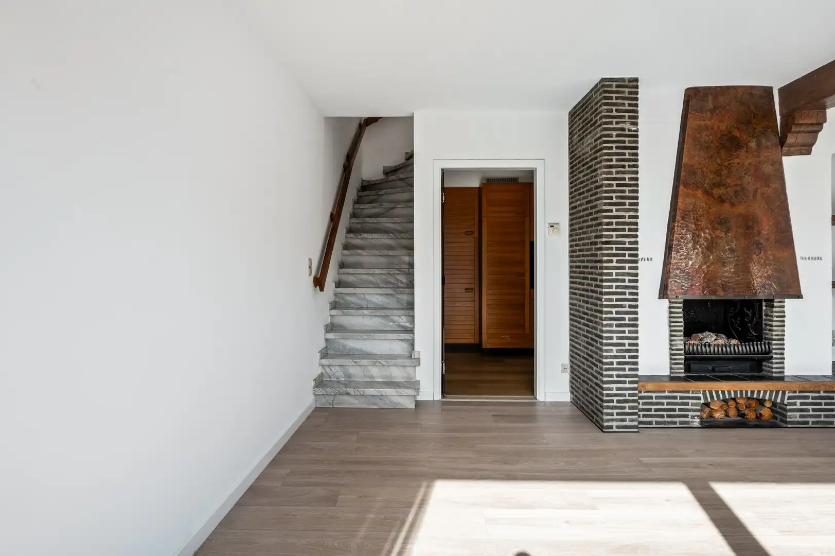 Stijlvol duplex appartement met 2 slaapkamers en garagebox foto 8