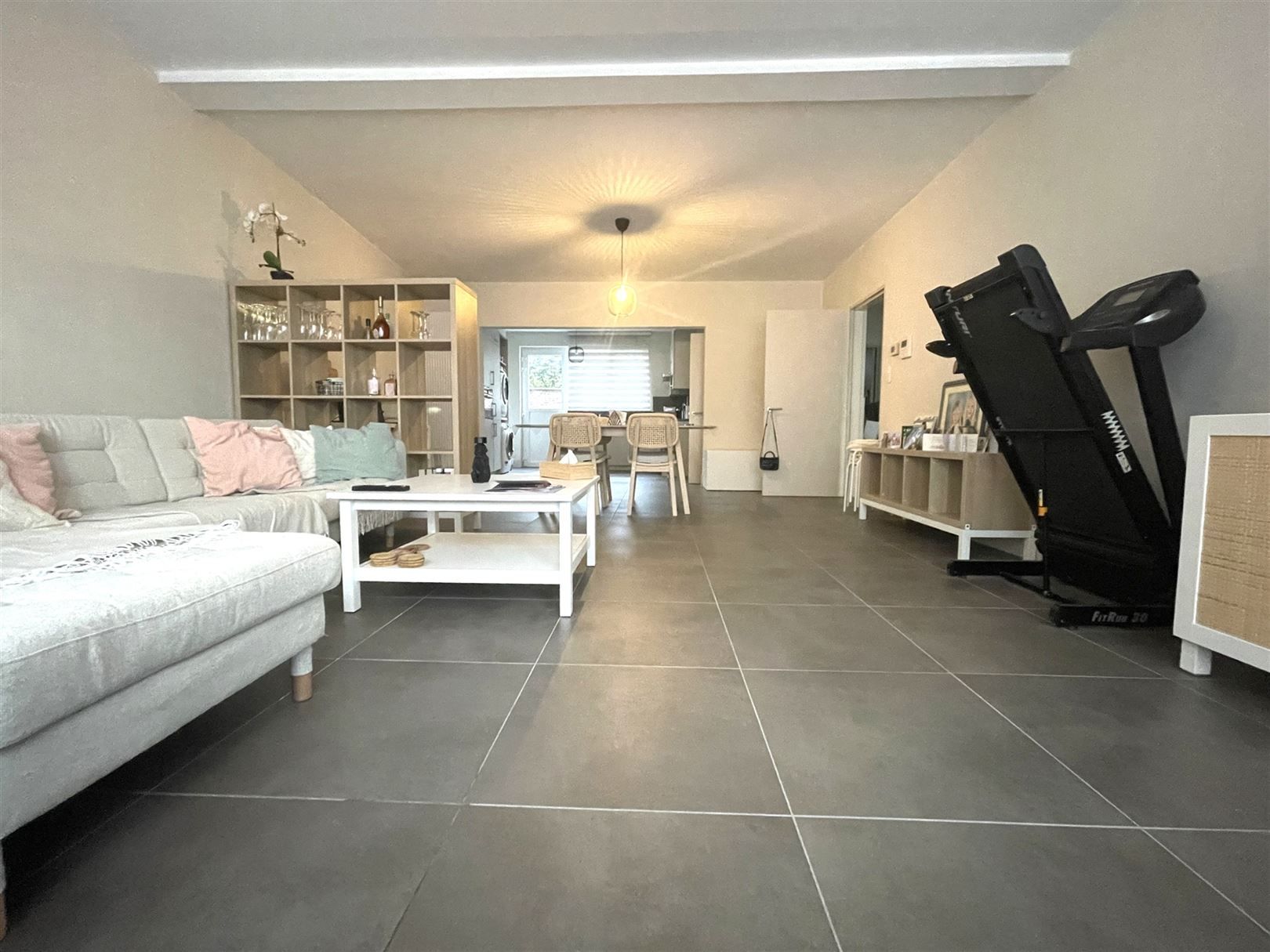 Totaal gerenoveerd GV appartement met tuin te Grembergen foto 3