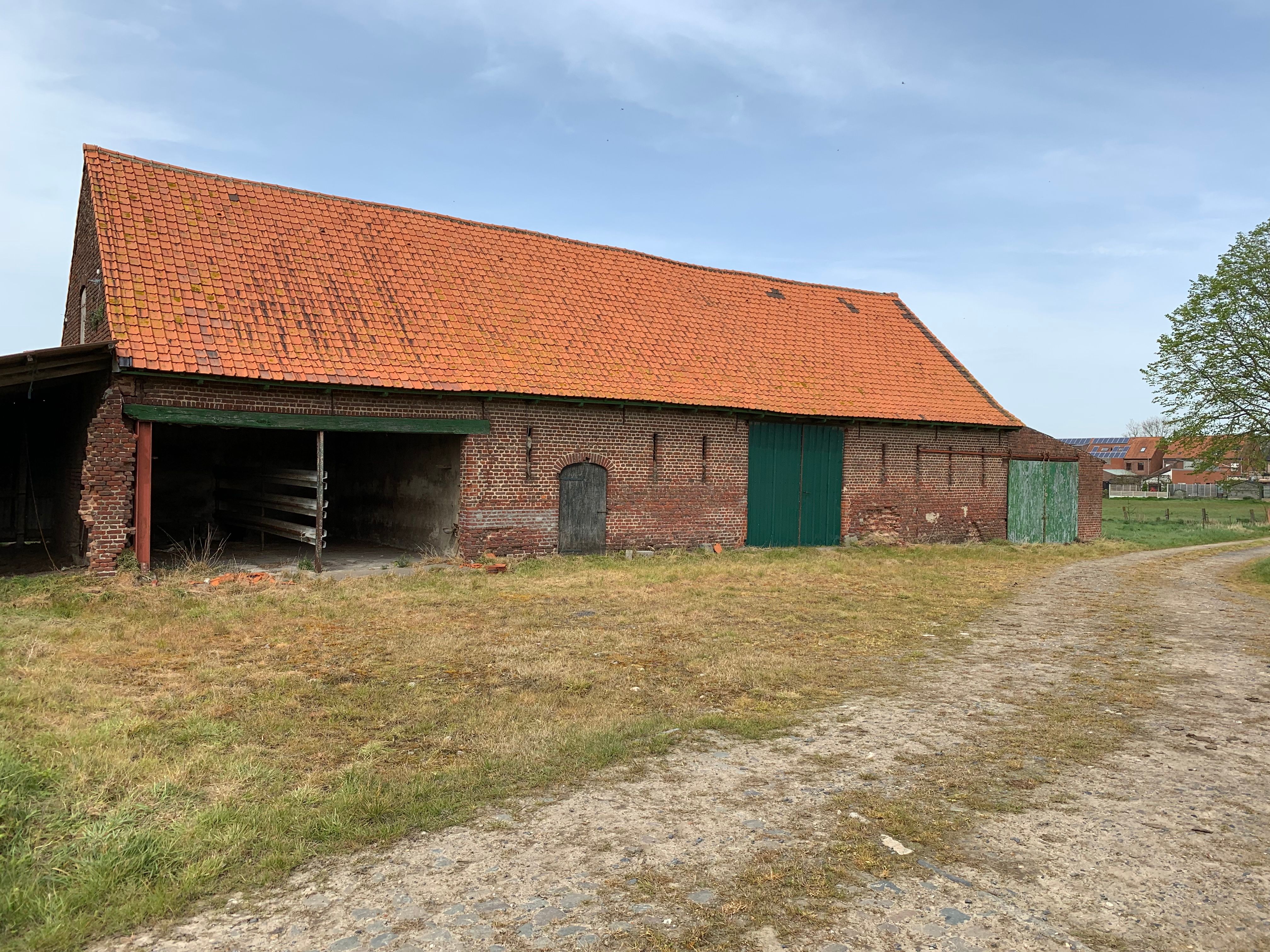 Idylissch gelegen hoeve met diverse bijgebouwen op 3ha foto 18