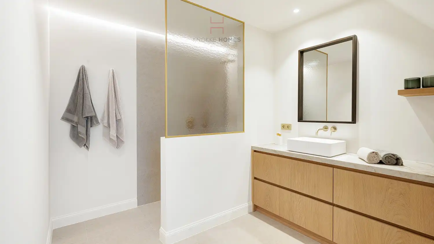 Subliem en smaakvol gerenoveerde villa op ca. 931 m2 terrein, gelegen in een rustige vilawijk nabij het centrum van Knokke. foto 14