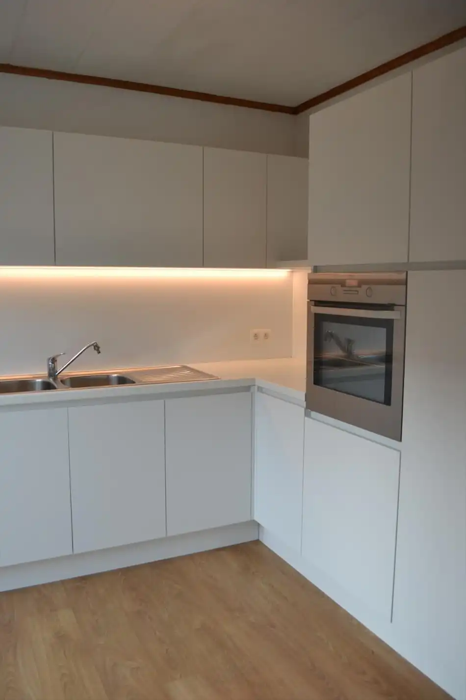 Rustig gelegen gelijkvloerse woning met tuin en garage foto 3