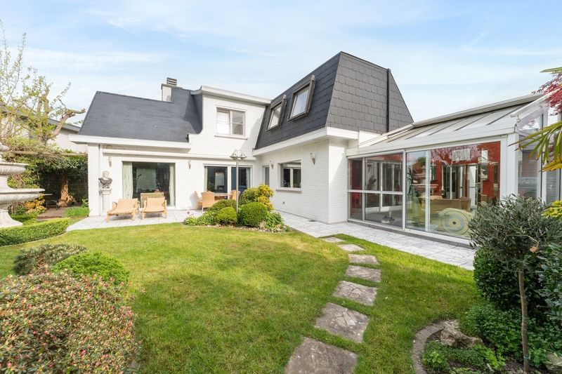 Hoofdfoto van de publicatie: Roeselare - Stadsrand : charmante instapklare open bebouwing met prachtige tuin en ruim wooncomfort (3 slpks) 715 m²