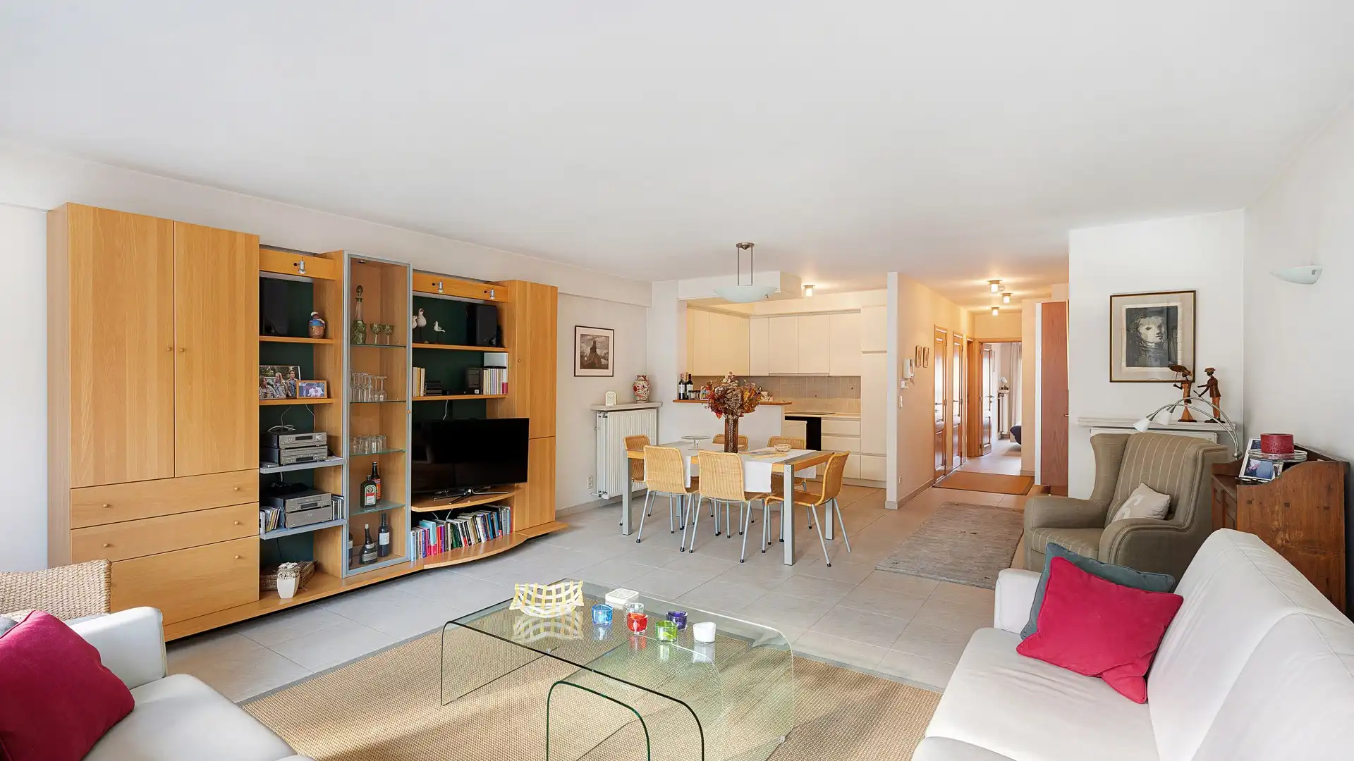 Groot twee slaapkamer appartement vlakbij het strand van Knokke foto 4