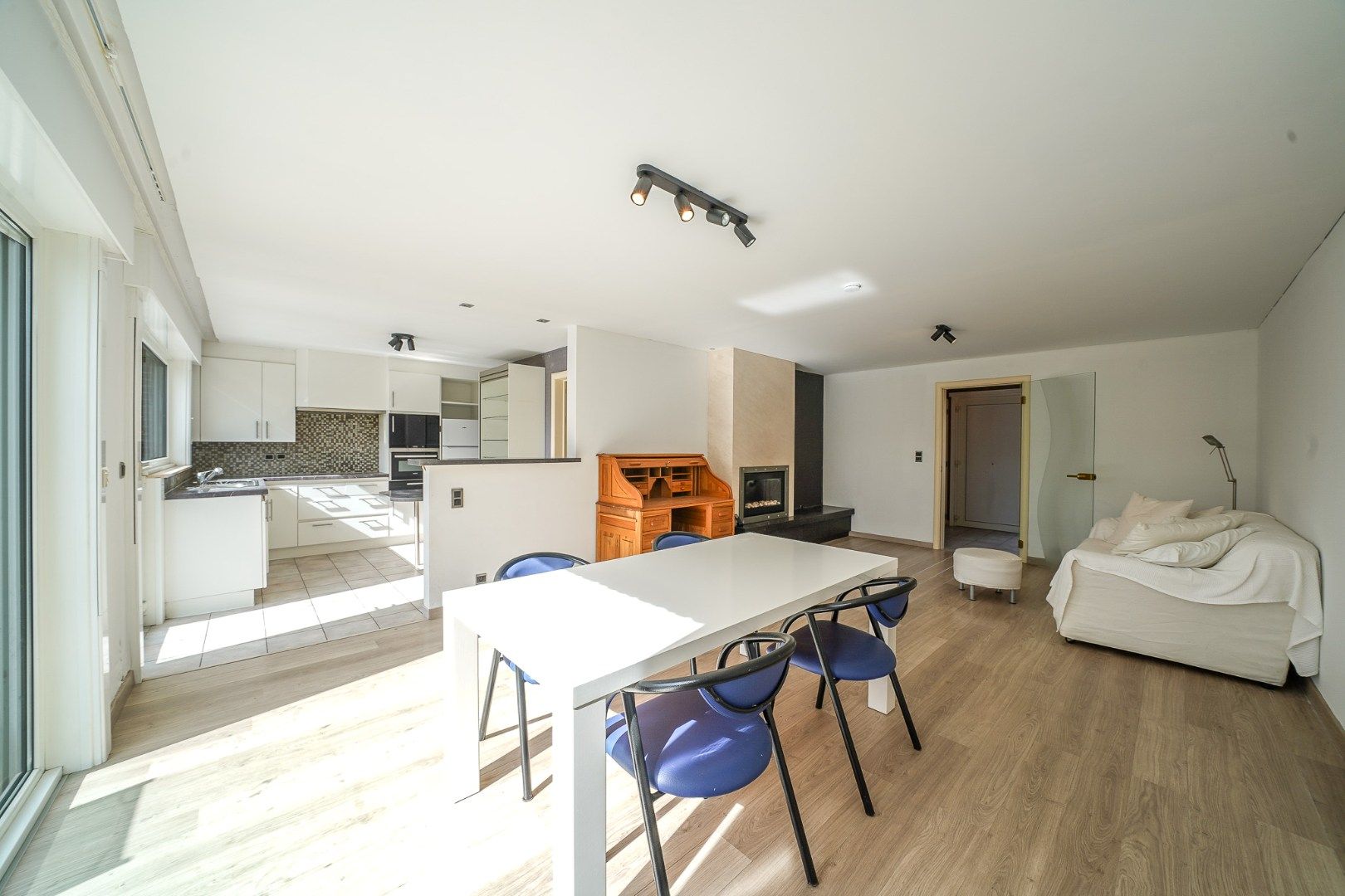 Gezinswoning met garage, zongerichte tuin te koop in Bredene foto 5