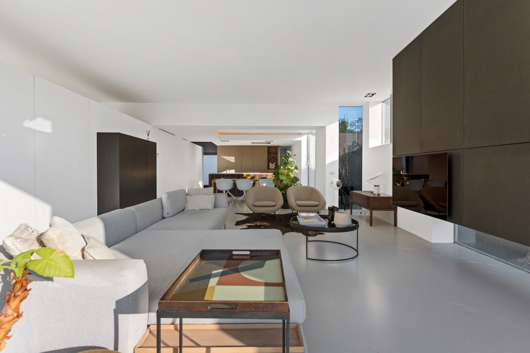 Zeer moderne woning met hoogwaardig afgewerkte binnen- en buitenruimte. foto 13