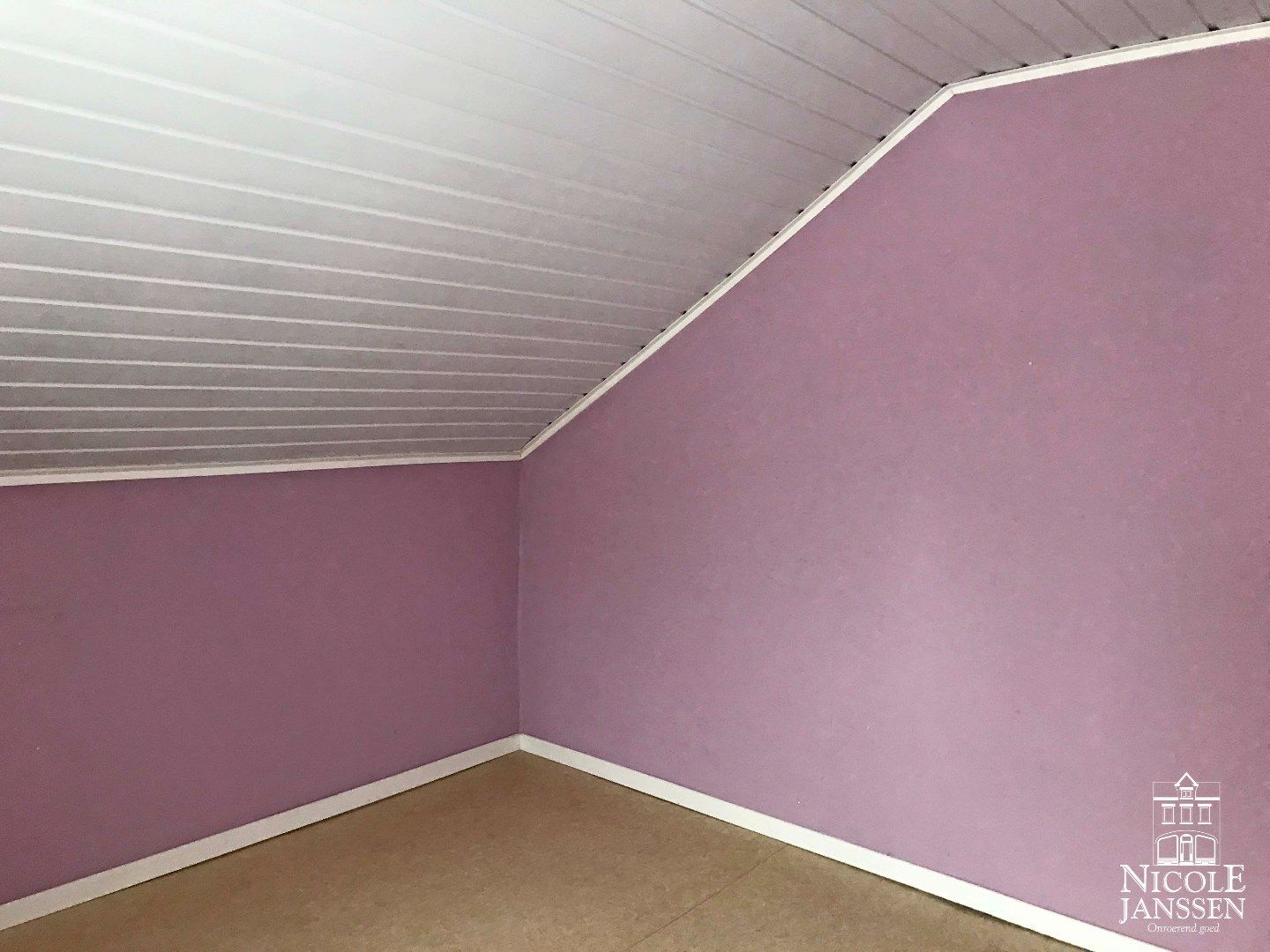 Gezinswoning met drie slaapkamers en terras in Voorshoven foto 8