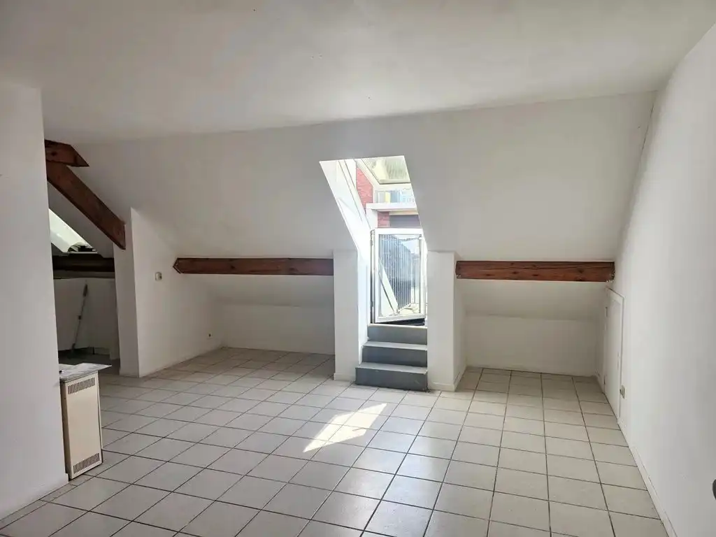 Charmante studio op de dakverdieping in hartje Hasselt foto 10