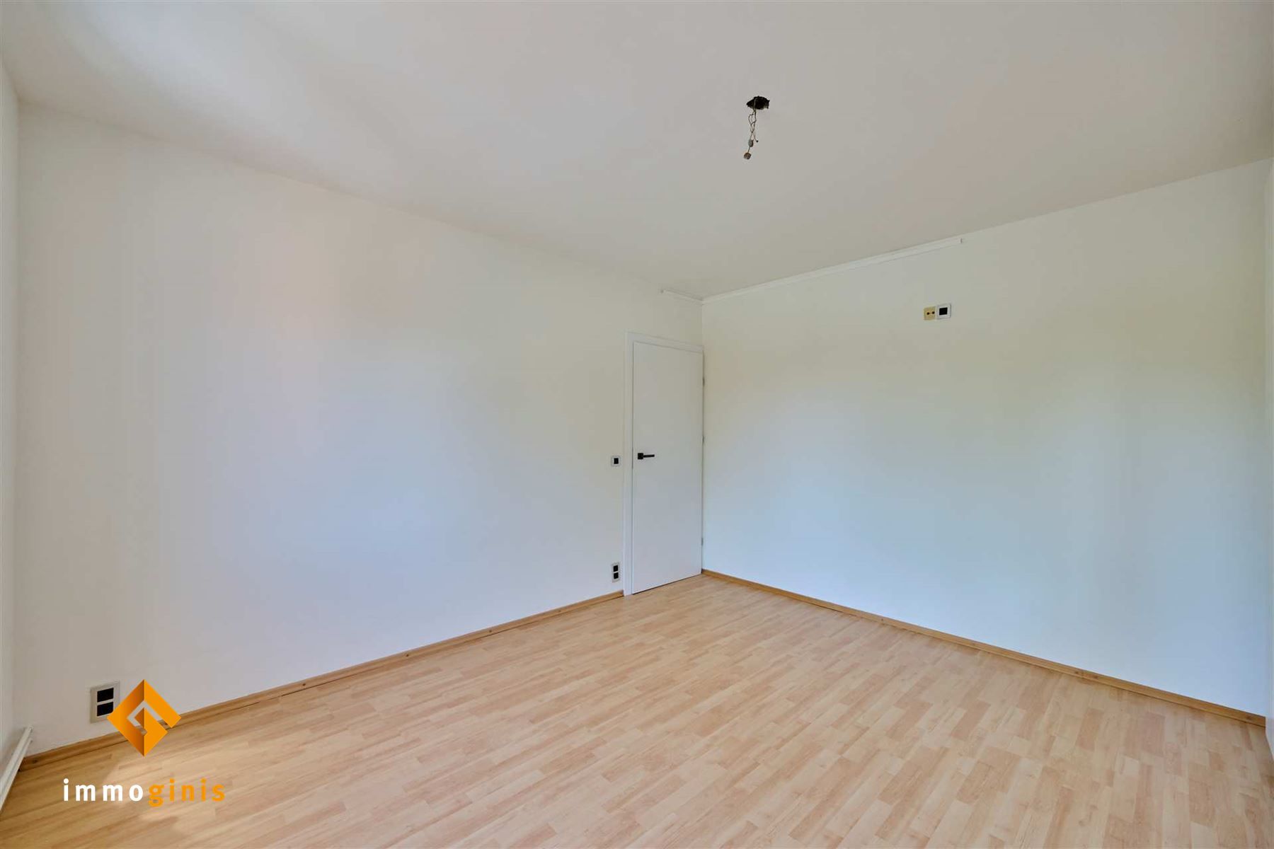 Ruim appartement met 2 tot 3 slpks in het centrum van Hamont!  Inclusief garage! foto 10