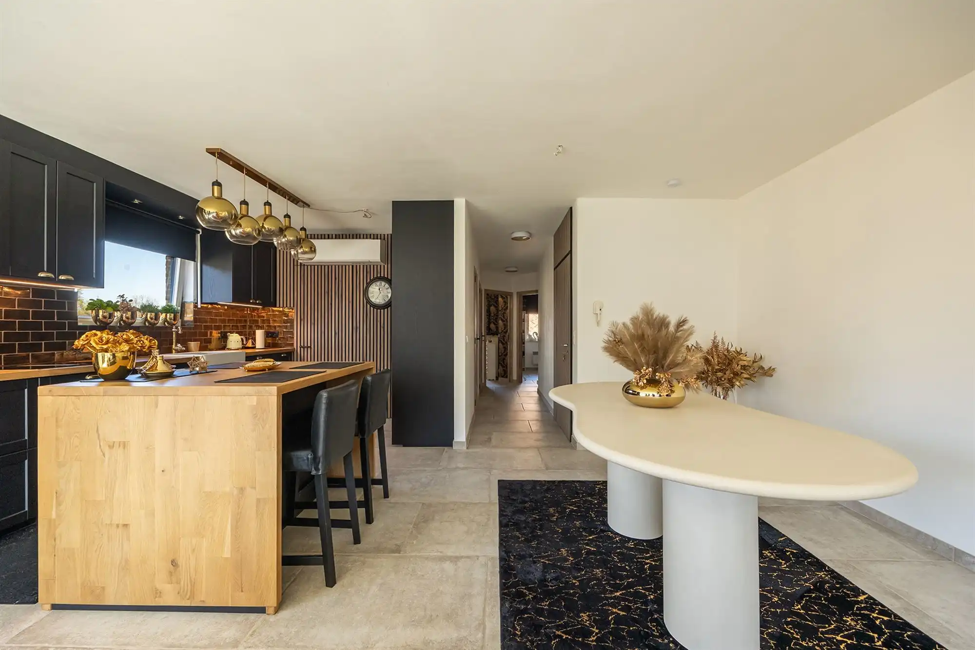 Lichtrijk appartement met terras en garage in Mechelen foto 3