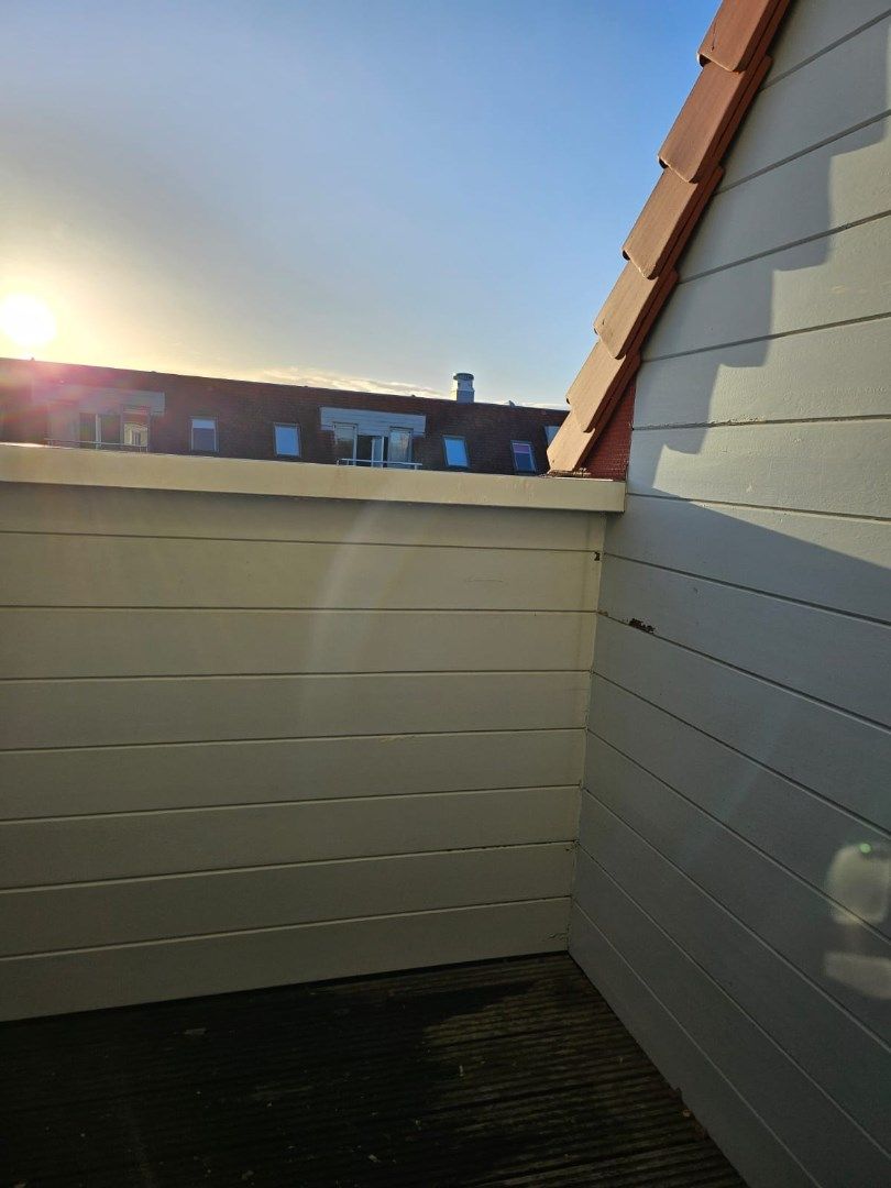 Recent, luchtig en goed gelegen duplex appartement met terrasjes nabij de zee in De Haan. foto 12