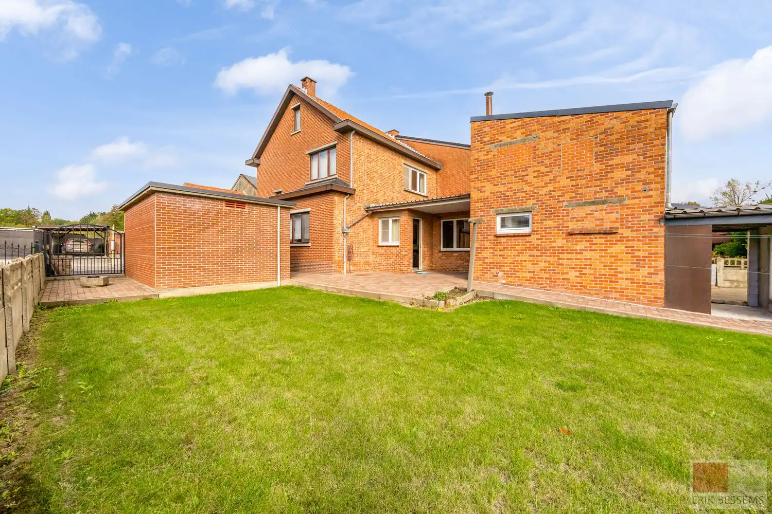 Leuke te renoveren halfopen bebouwing met potentieel en 3 ruime slaapkamers. foto 30