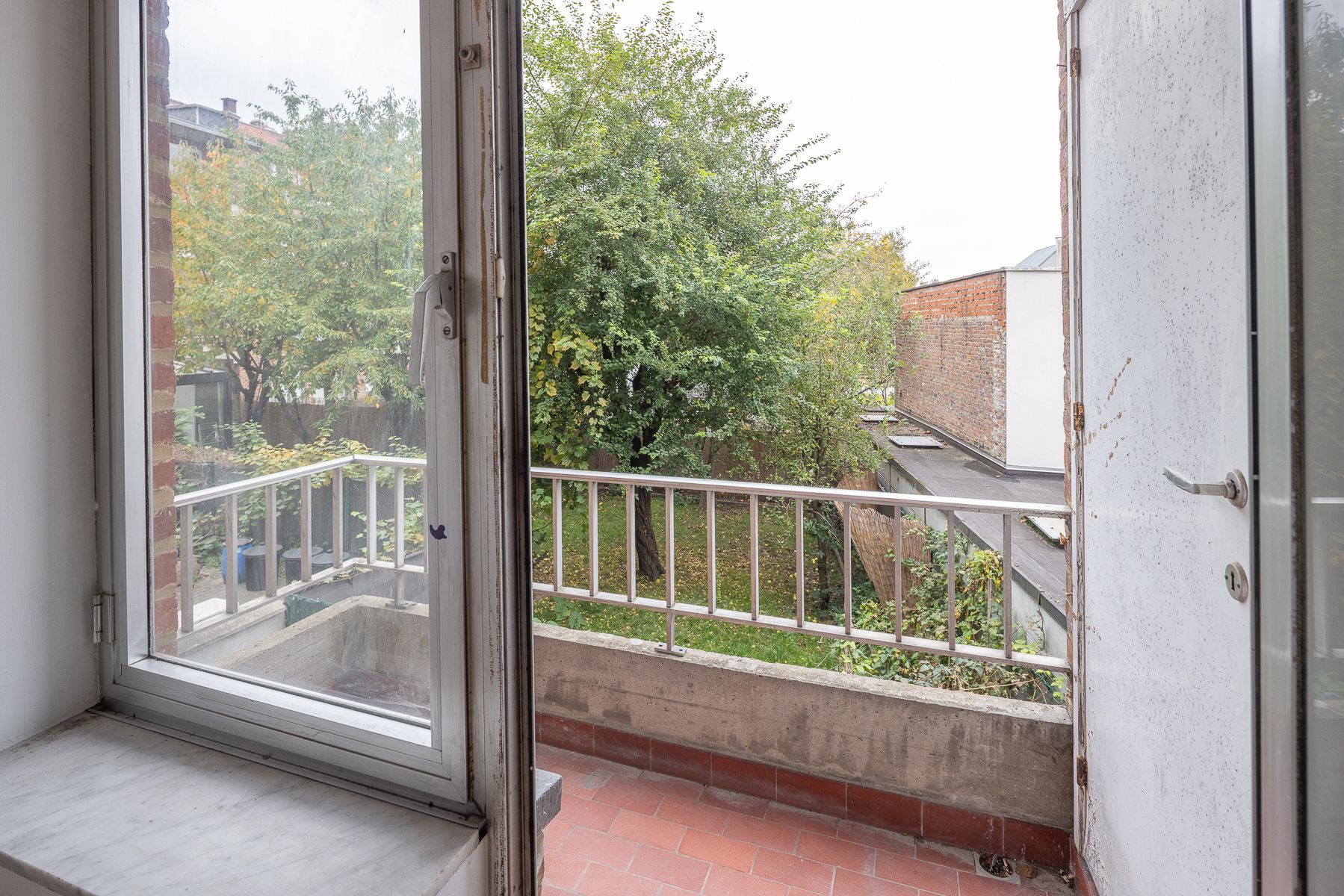 Te renoveren appartement met twee slaapkamers foto 12