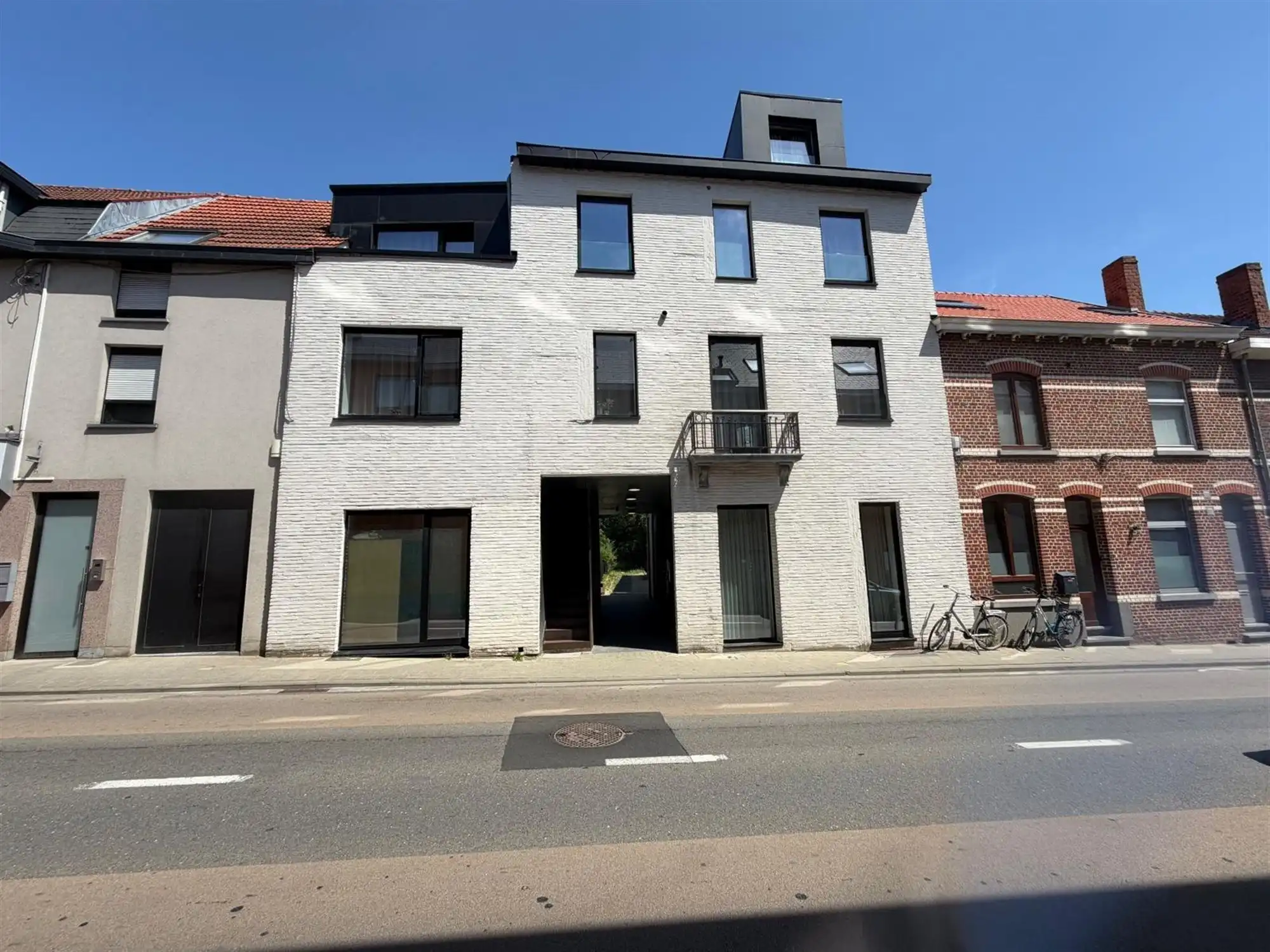 Studentenkamer privatief sanitair met groene tuin foto 9