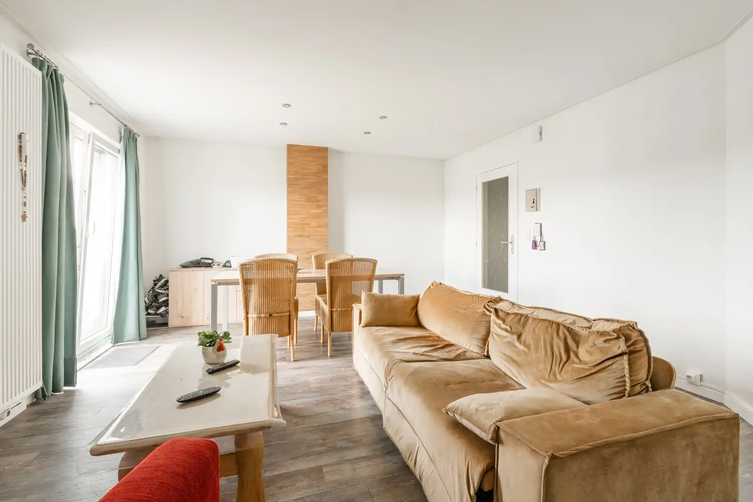 Mooi gerenoveerd appartement pal in het centrum van Neerpelt! foto 7